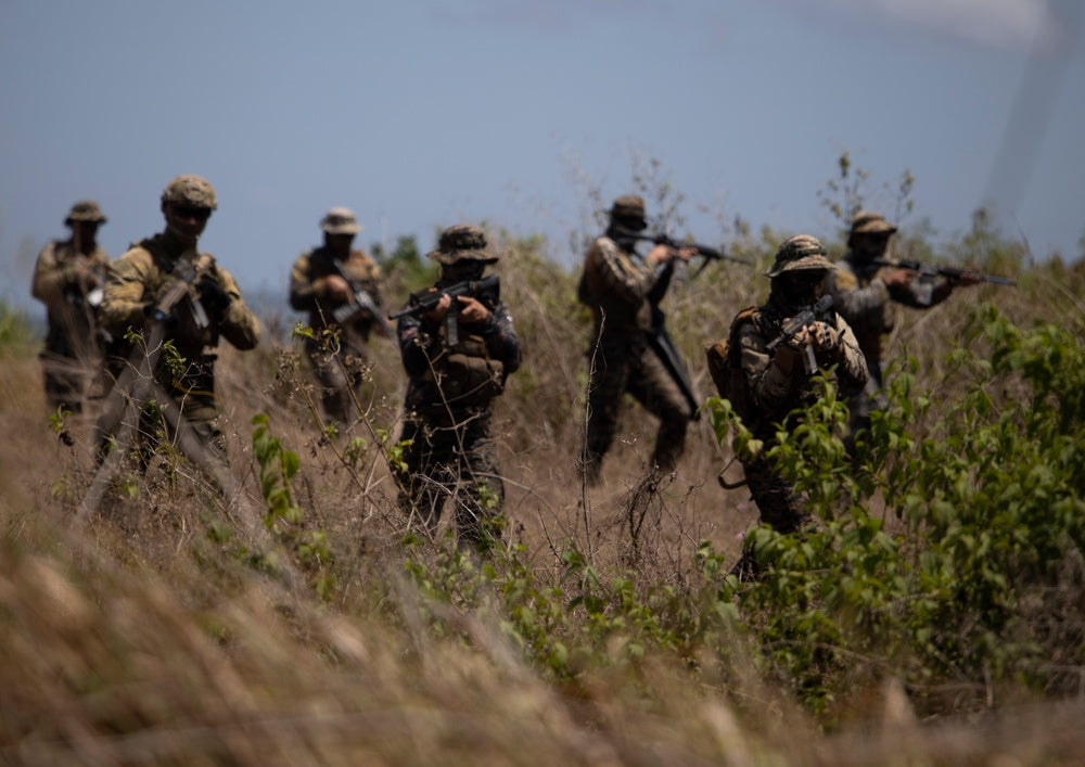 Members of the Philippine Navy Special Operations Group, U.S. Navy SEALs, and Australian Operators with 2nd Commando Regiment