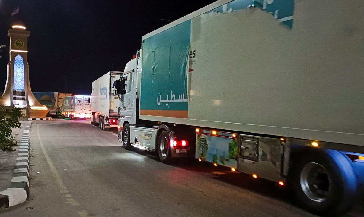 Gaza aid arrives at border but no delivery plan yet