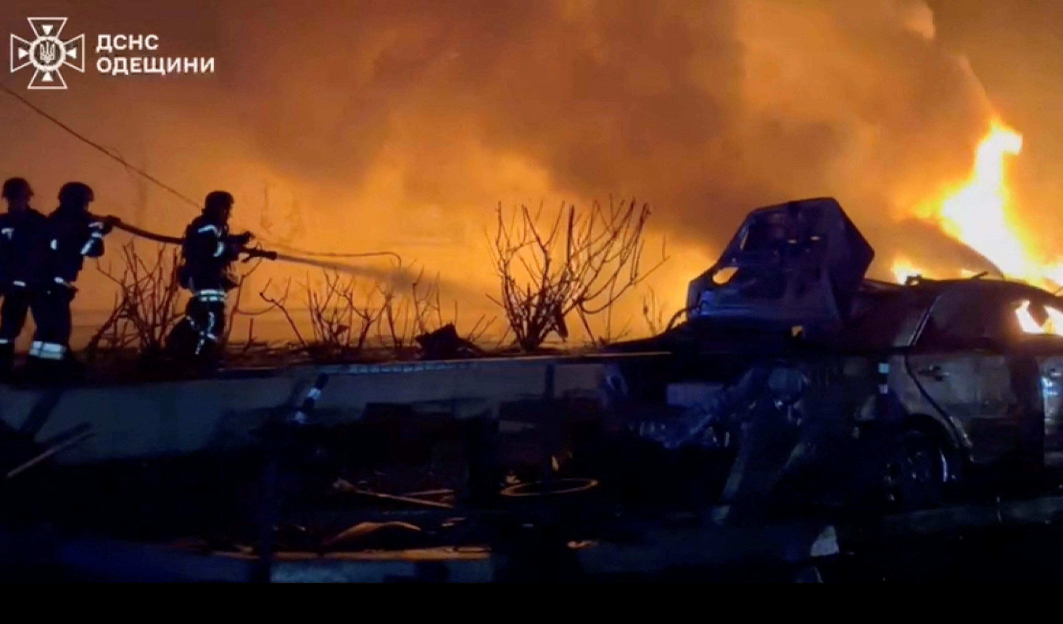 Ukraine and Russia report air attacks on energy infrastructure after presidents’ call