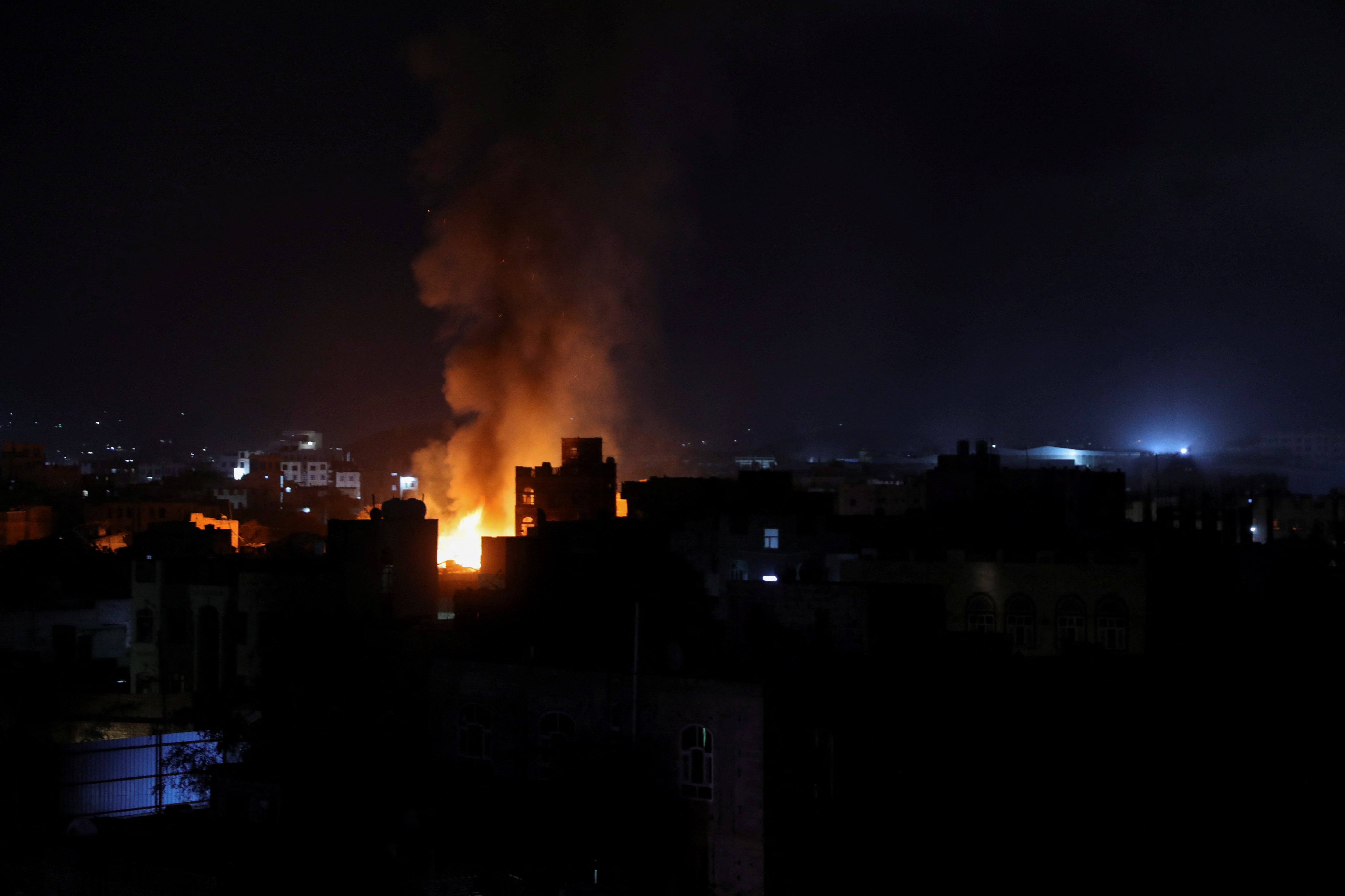 US strikes rock Yemeni capital