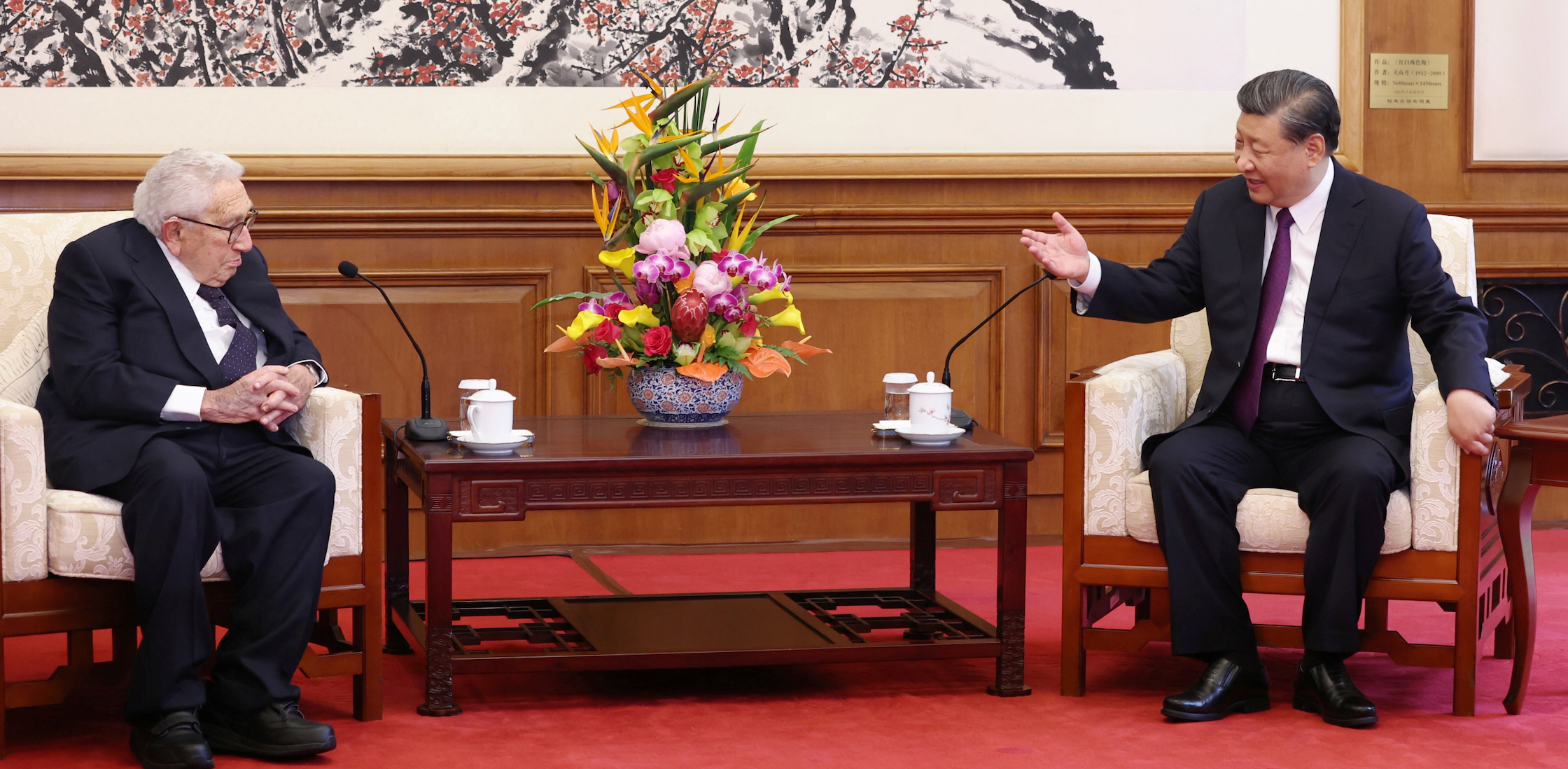 Chinese President Xi Jinping and Henry Kissinger, former U.S. secretary of state