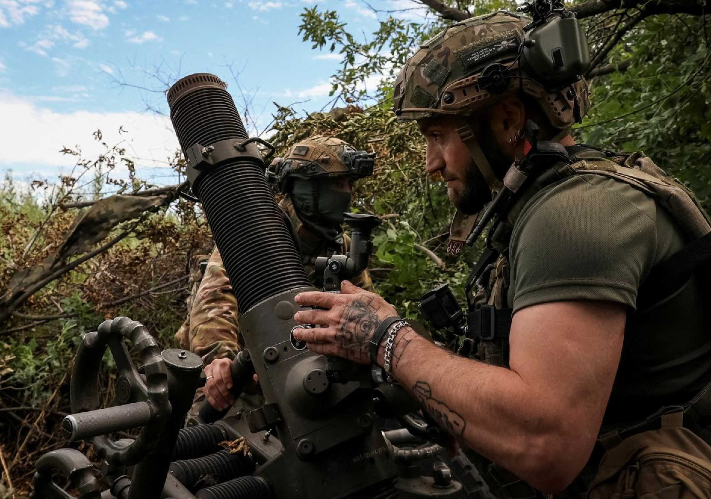 Ukraine reports small advances against Russian forces