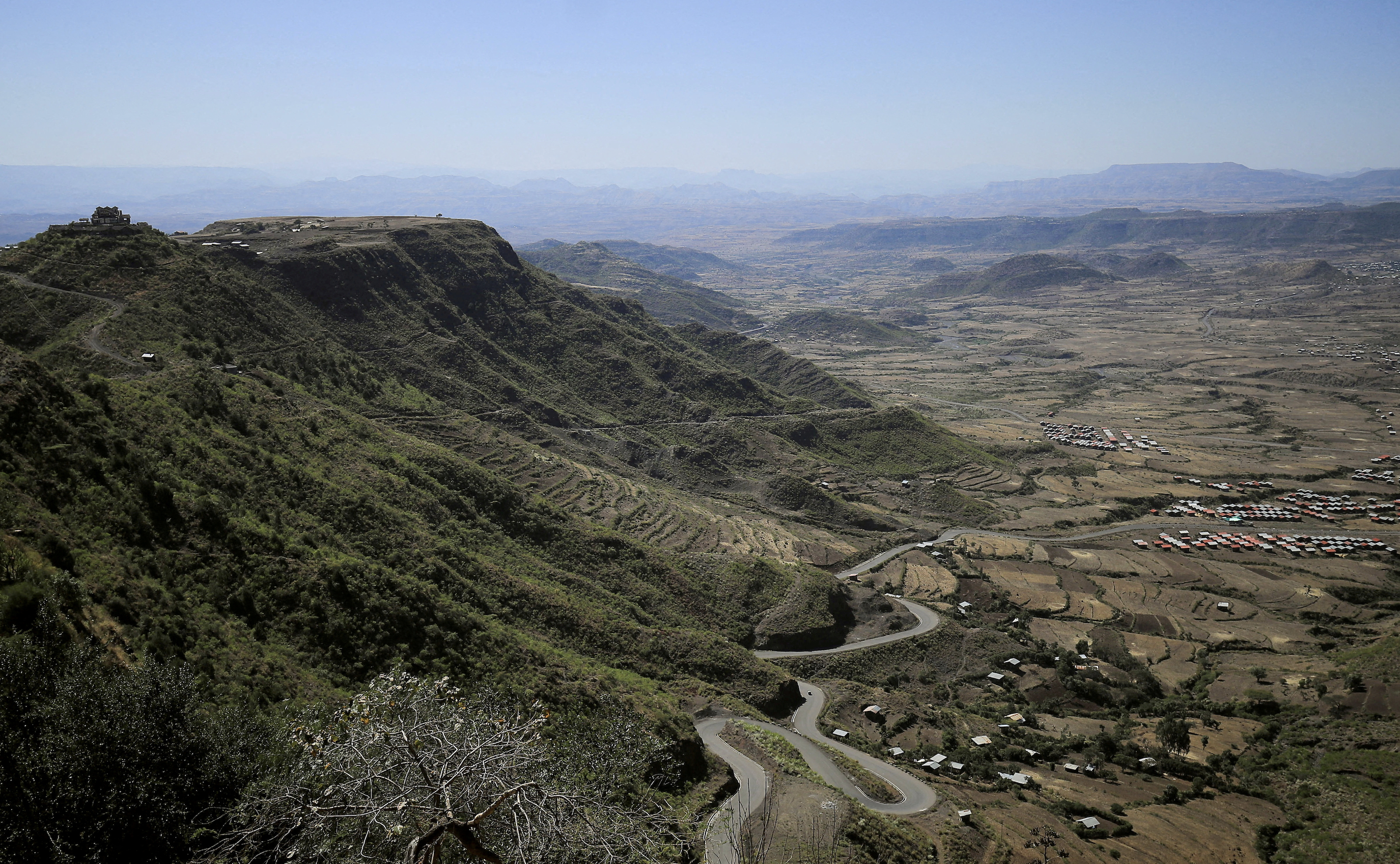 Ethiopian military pushes back militiamen in two Amhara towns