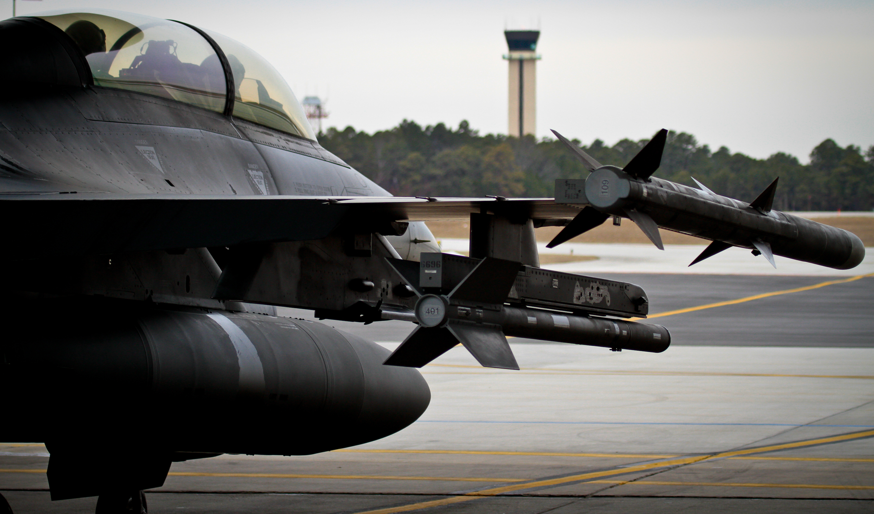 Ukrainian pilots to get F-16 training in US