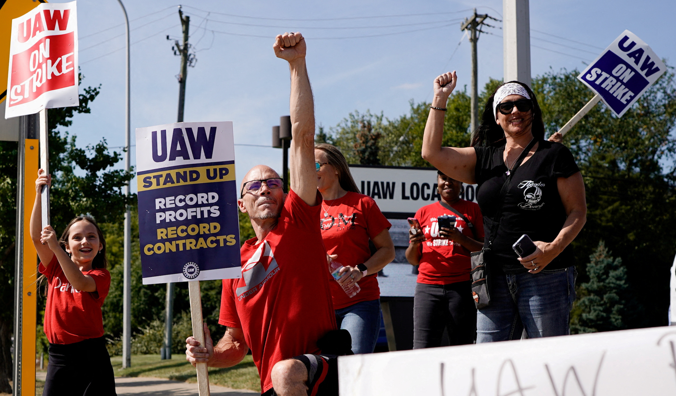 Biden, Trump to visit Michigan union workers as auto strikes grow