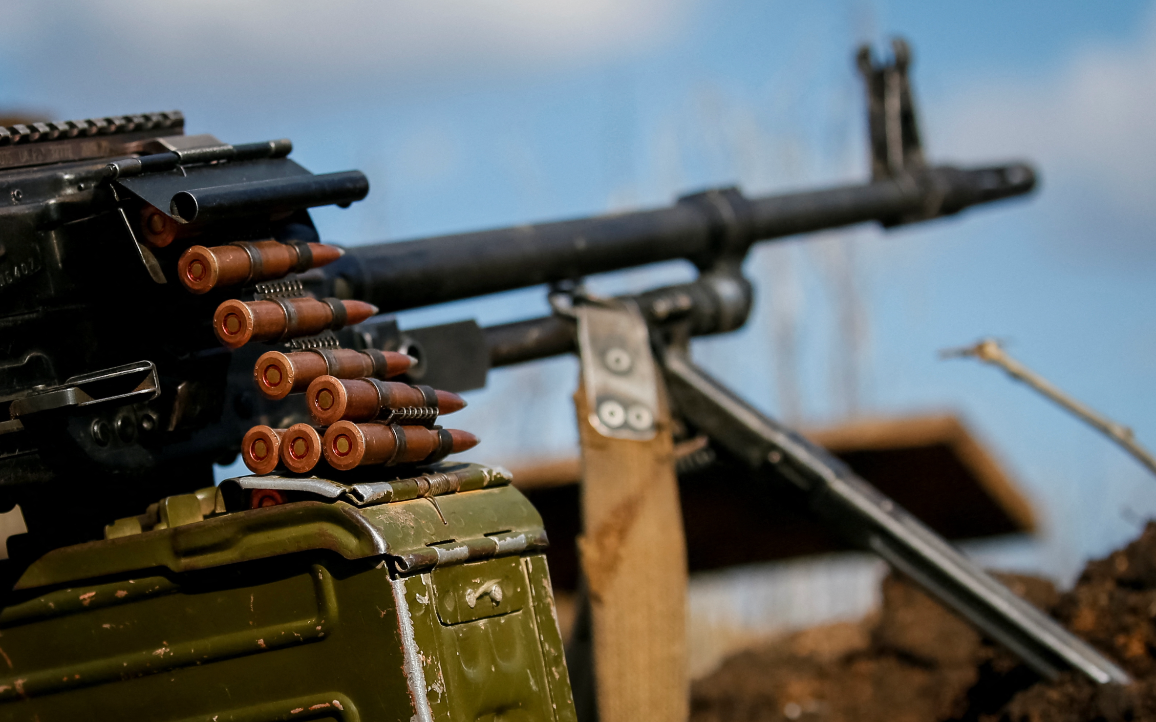 Ukrainian troops repel Russian attacks on eastern front, officials say