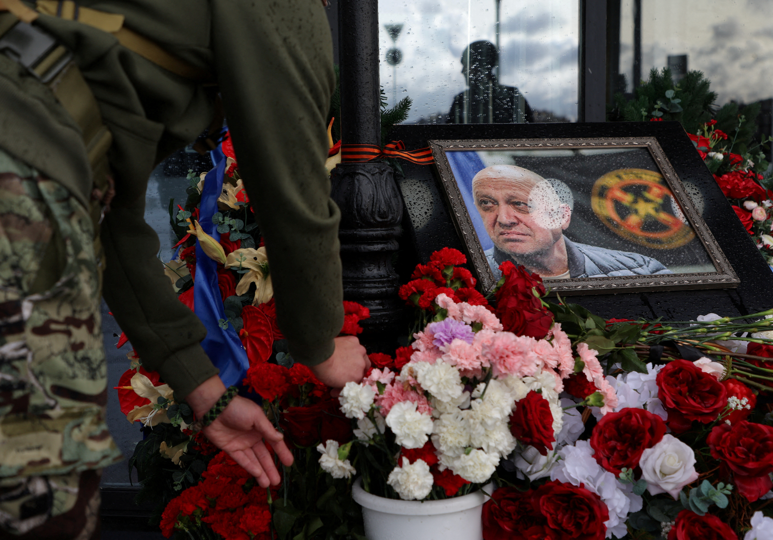 Cocaine and grenades? Nationalist bloggers scorn Putin's Prigozhin plane crash theory