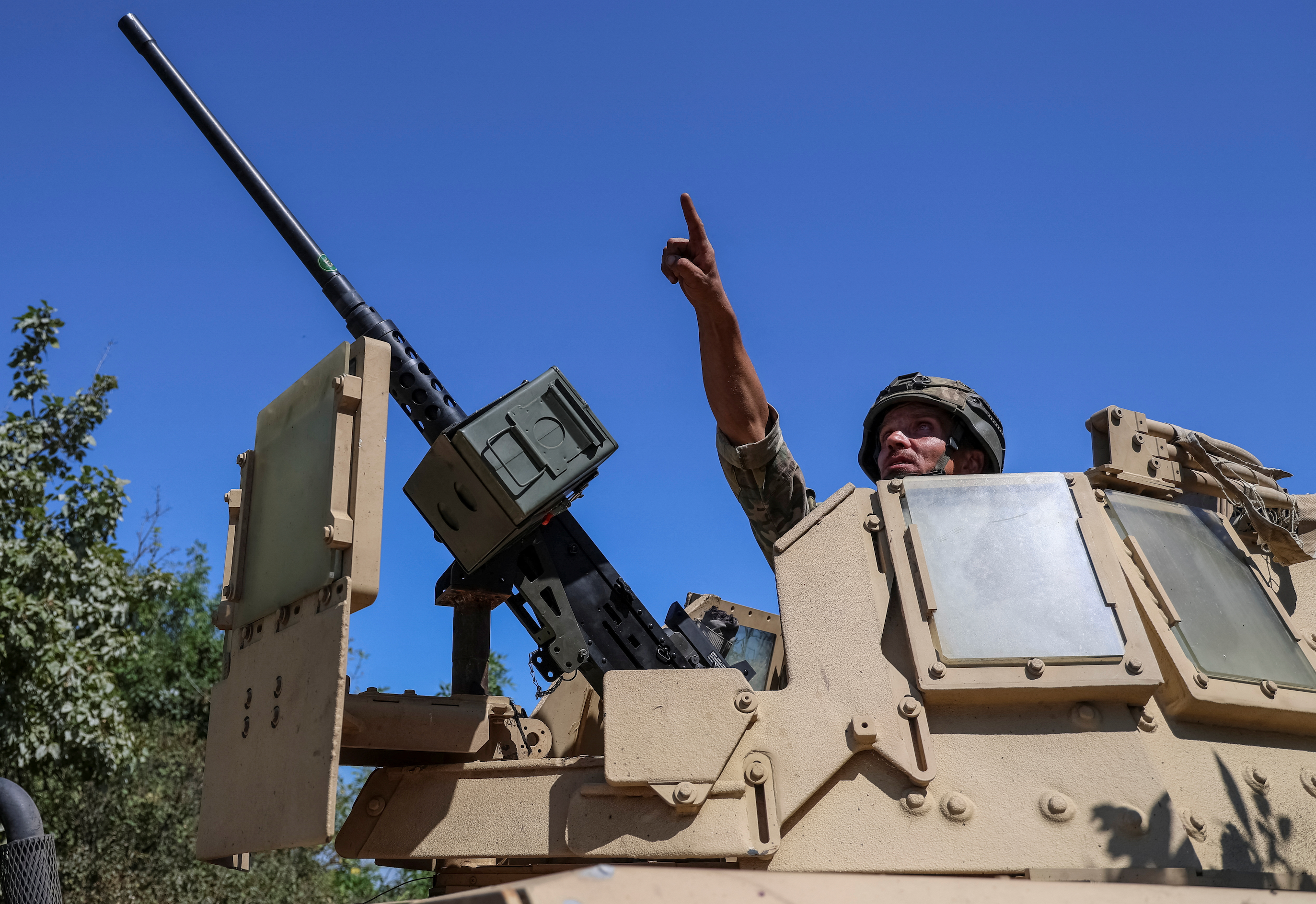 Ukrainian troops face new Russian assault on eastern town of Avdiivka