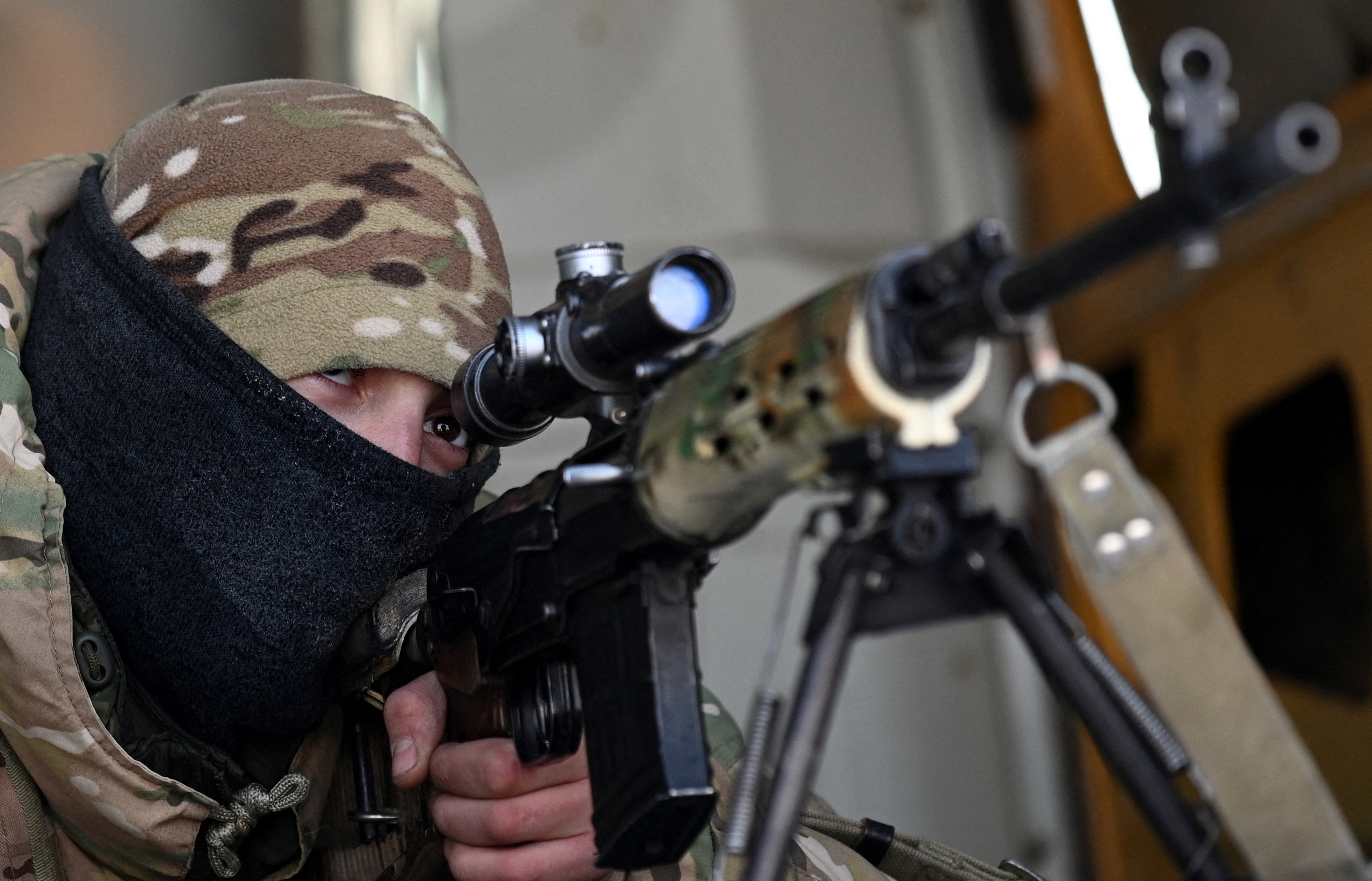 Russia beefs up forces near Bakhmut and switches from defensive posture, Ukrainian commander says