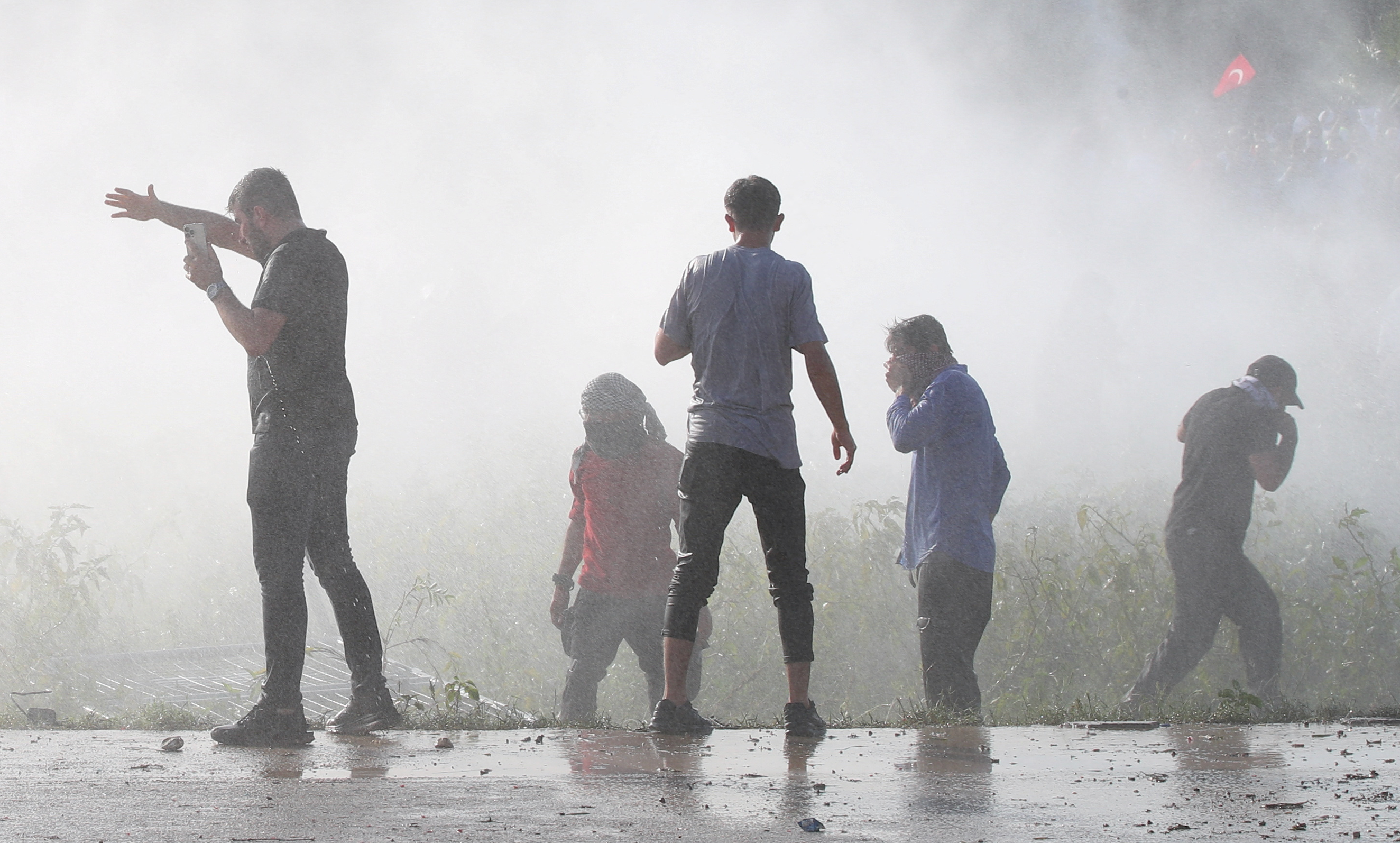 Pro-Palestinian crowds in Turkey try storming air base housing US troops