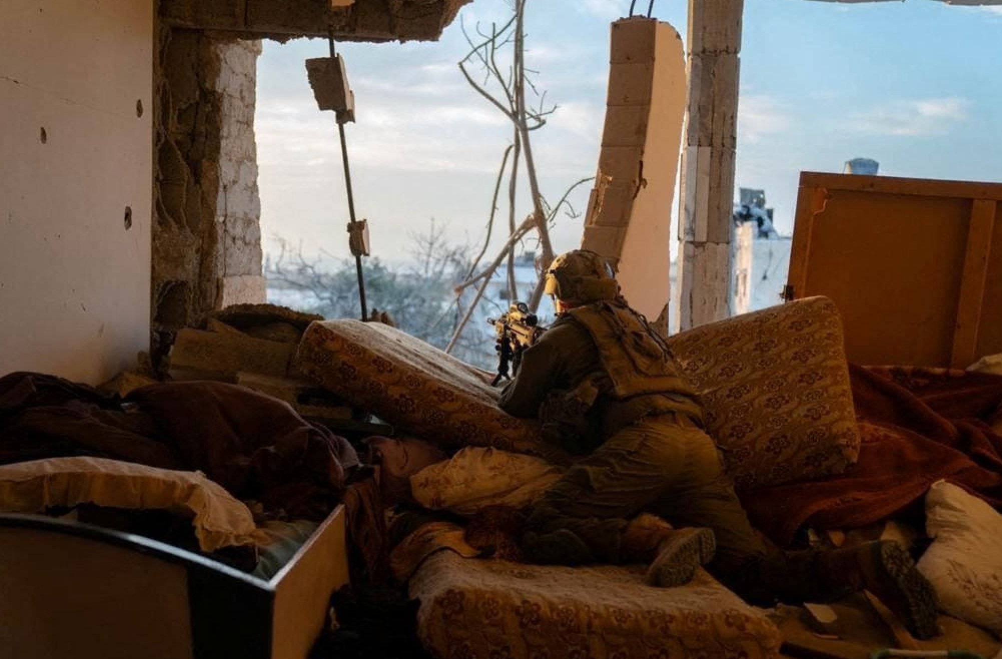 Thousands of civilians flee north Gaza as Israeli troops and Hamas fighters clash