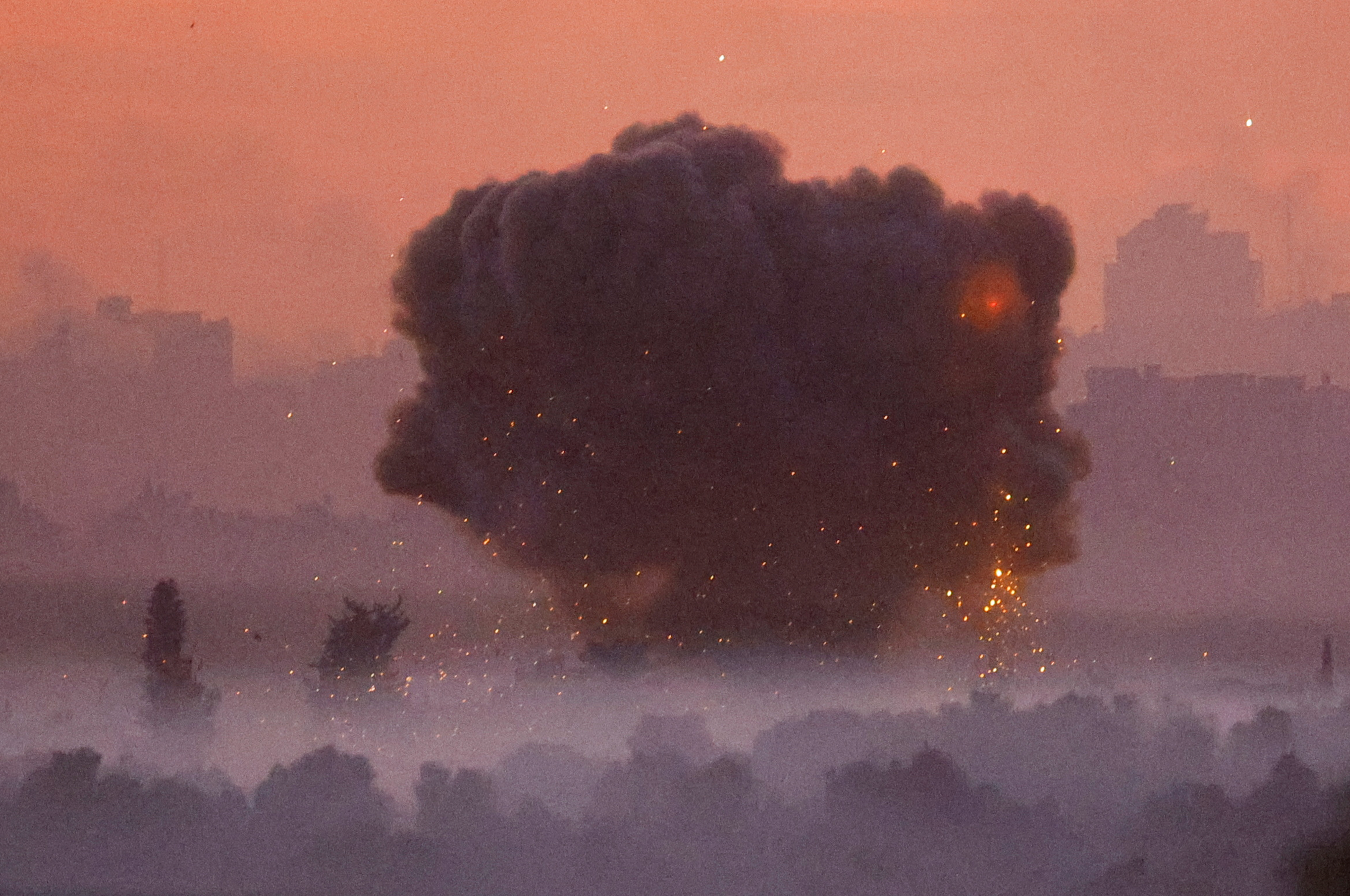 Israel, Hamas agree to four-day truce, 50 hostages to go free