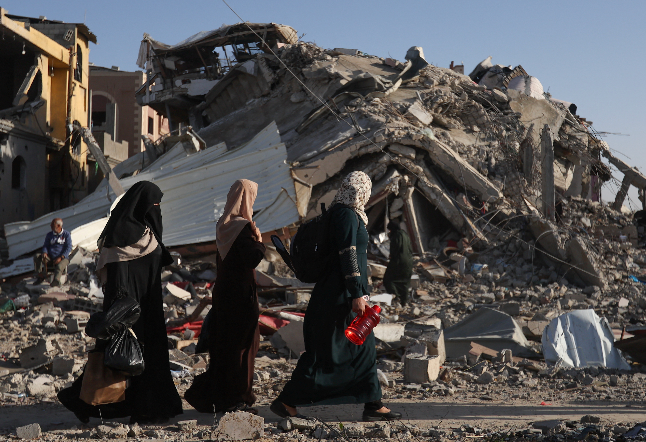 Ceasefire takes hold in Gaza ahead of hostage release, aid enters enclave