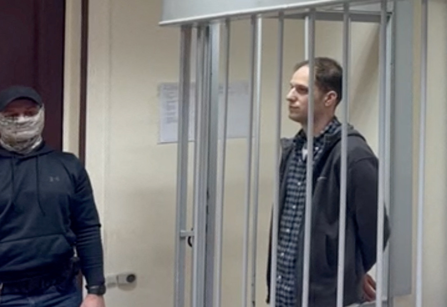 Russian court extends detention of US reporter Gershkovich