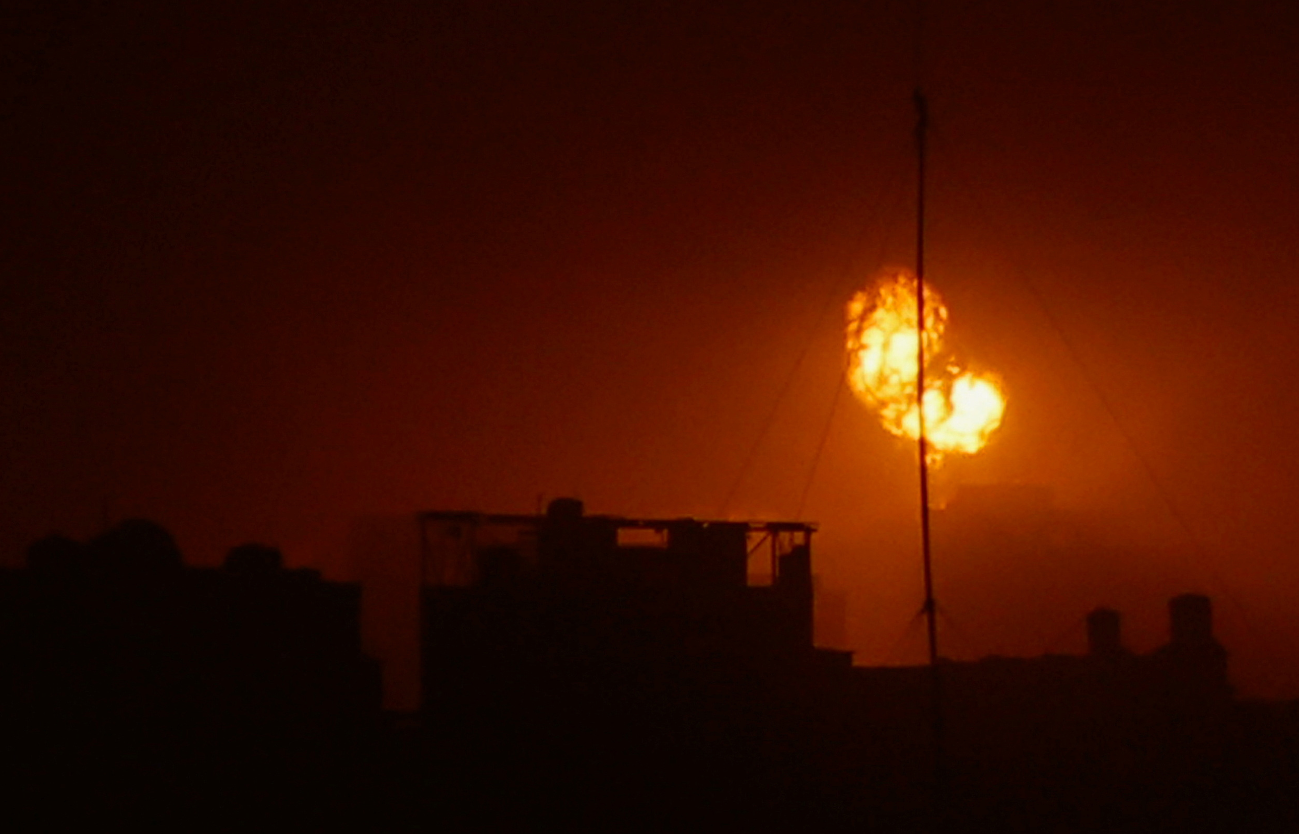 Israel presses ground offensive in southern Gaza, air strikes intensify