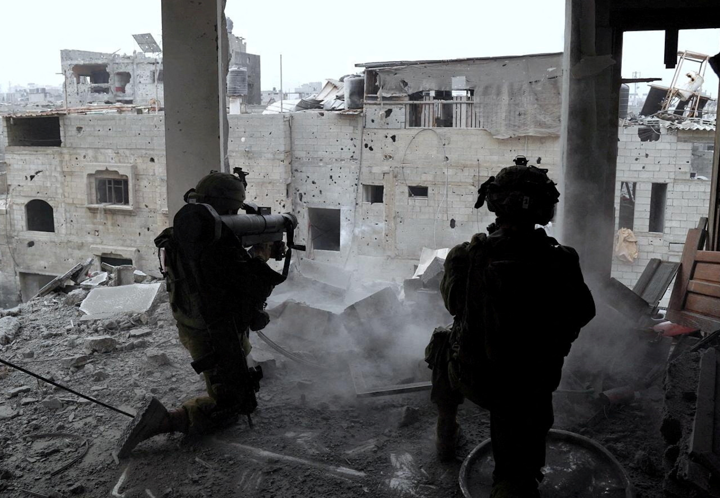 Israeli forces reach center of Khan Younis in new storm of southern Gaza
