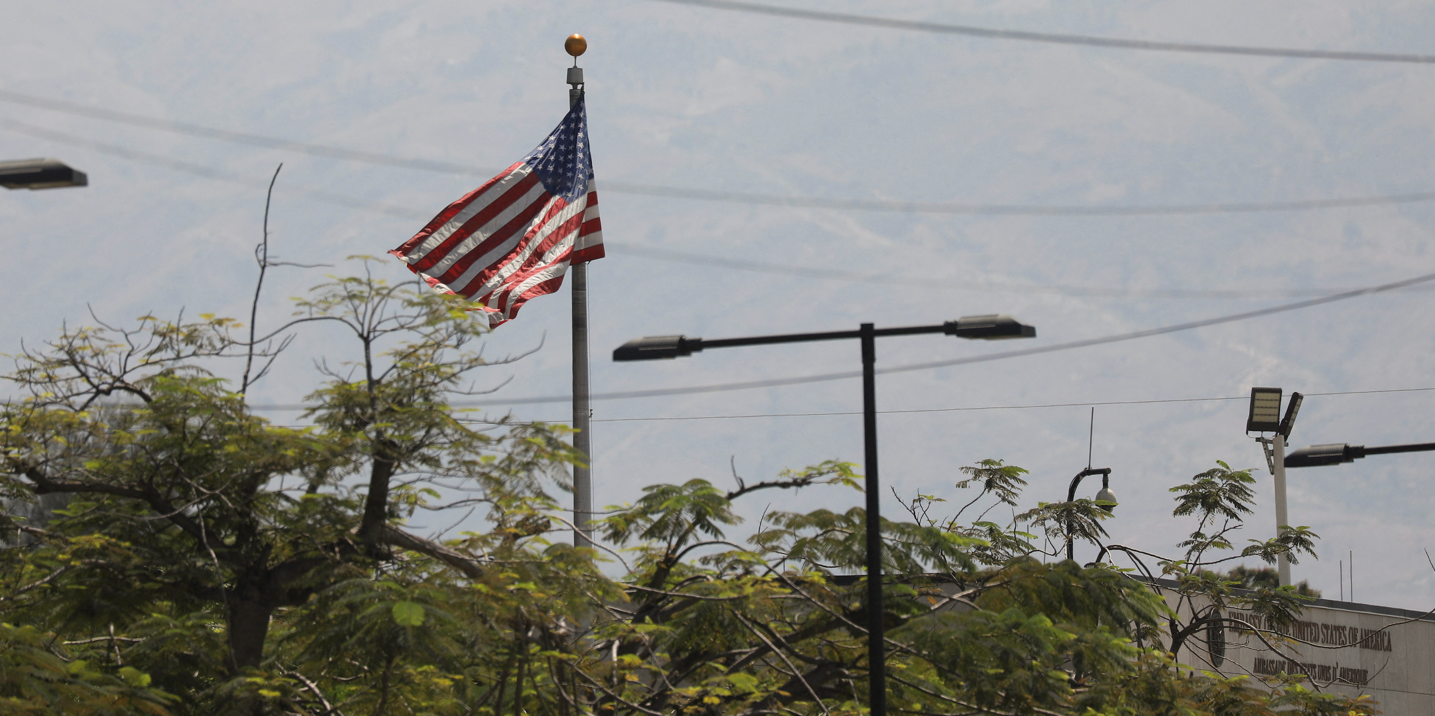 Calm in Haitian capital extends into second day as US, UN withdraw staff