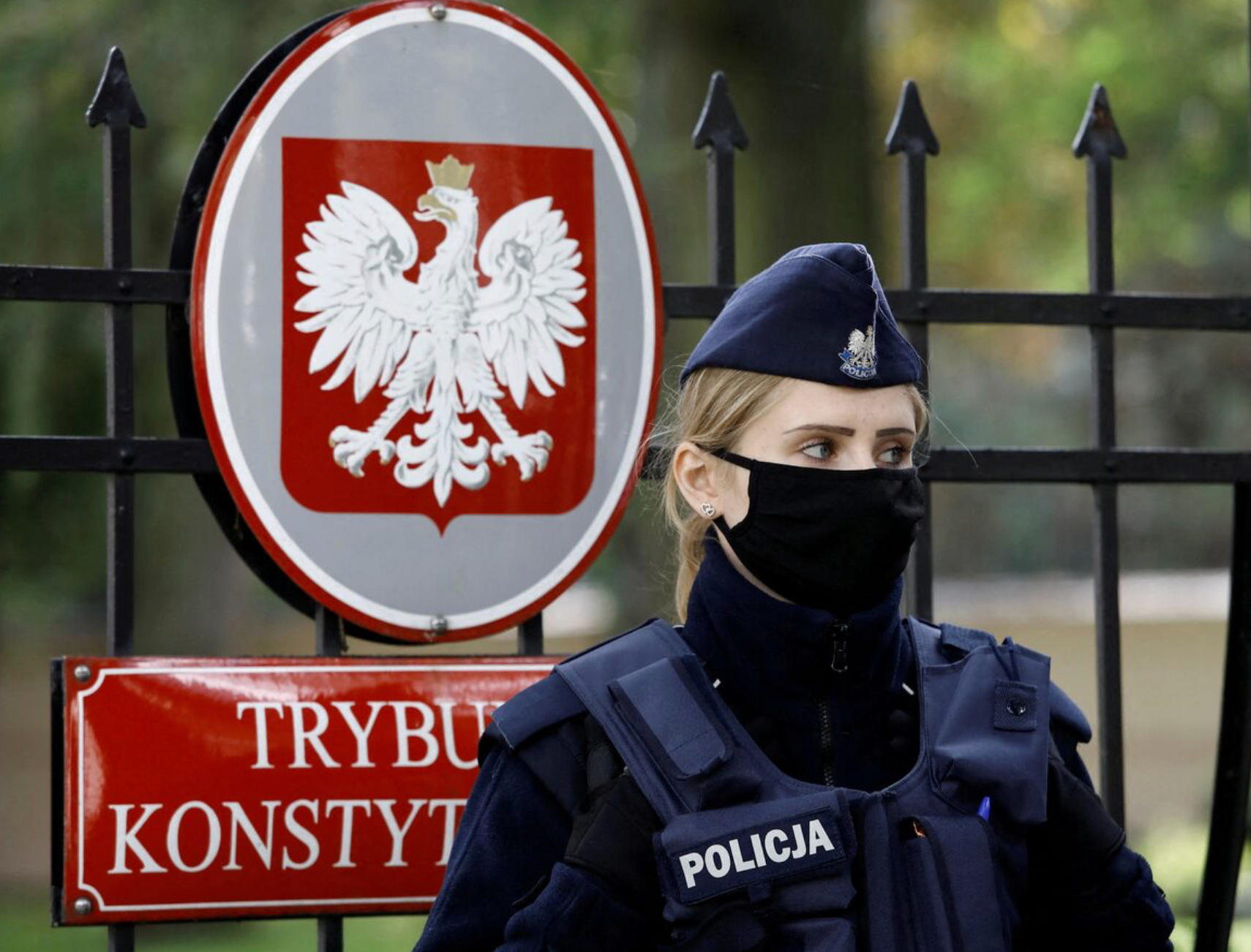 Bugging devices found in Polish government meeting room