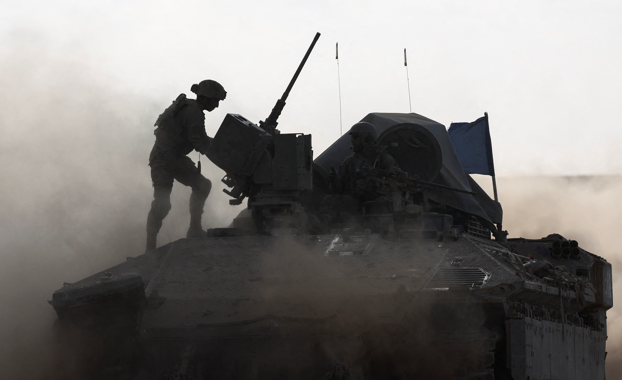 Israel seizes Gaza's entire border with Egypt, presses with raids into Rafah