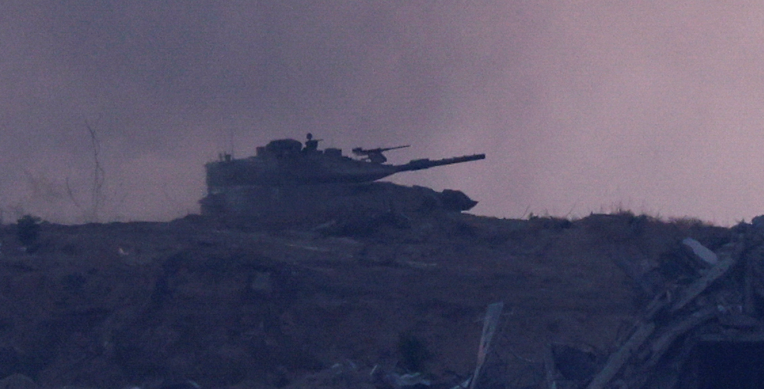 Israeli forces batter central, south Gaza as tanks advance in Rafah
