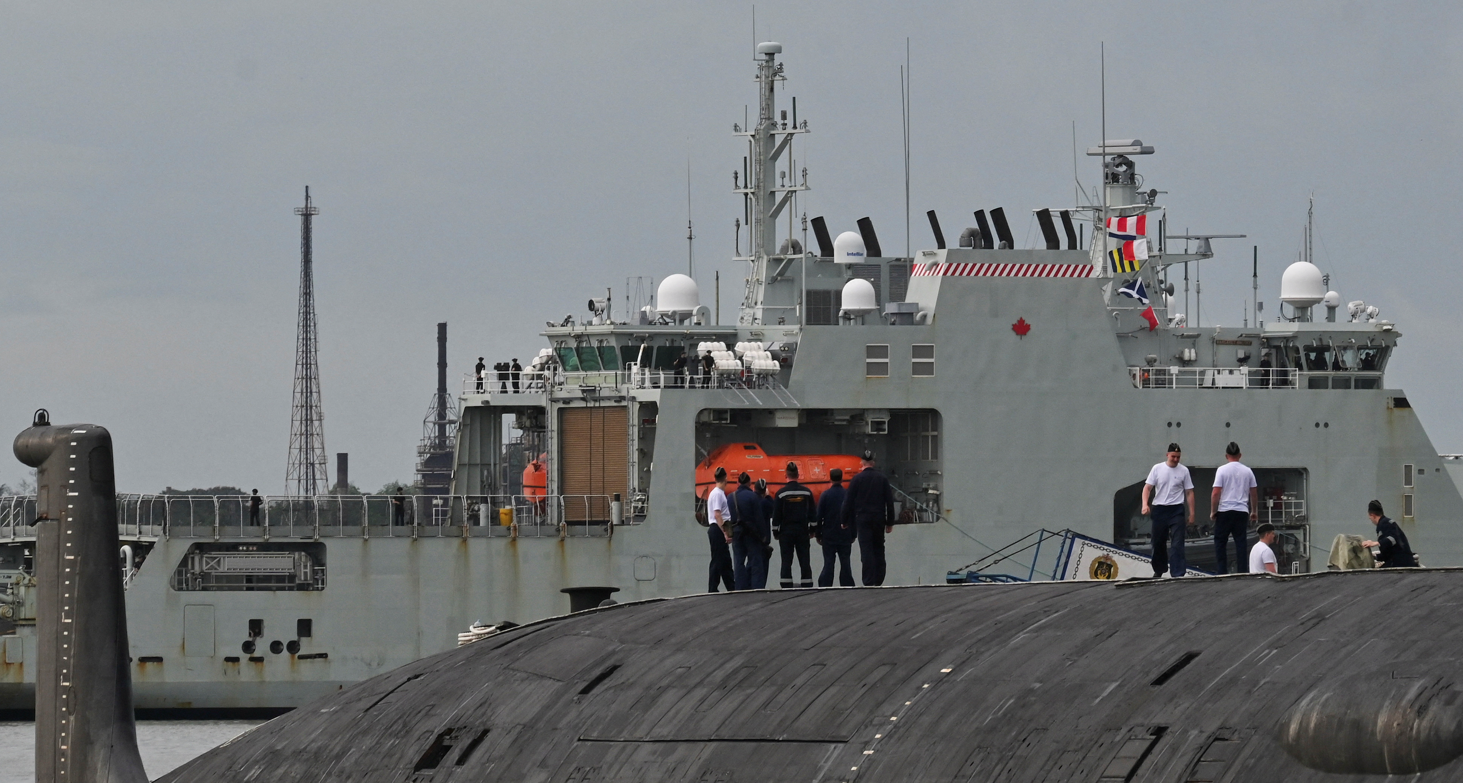 US attack sub, Canada navy patrol ship arrive in Cuba on heels of Russian warships