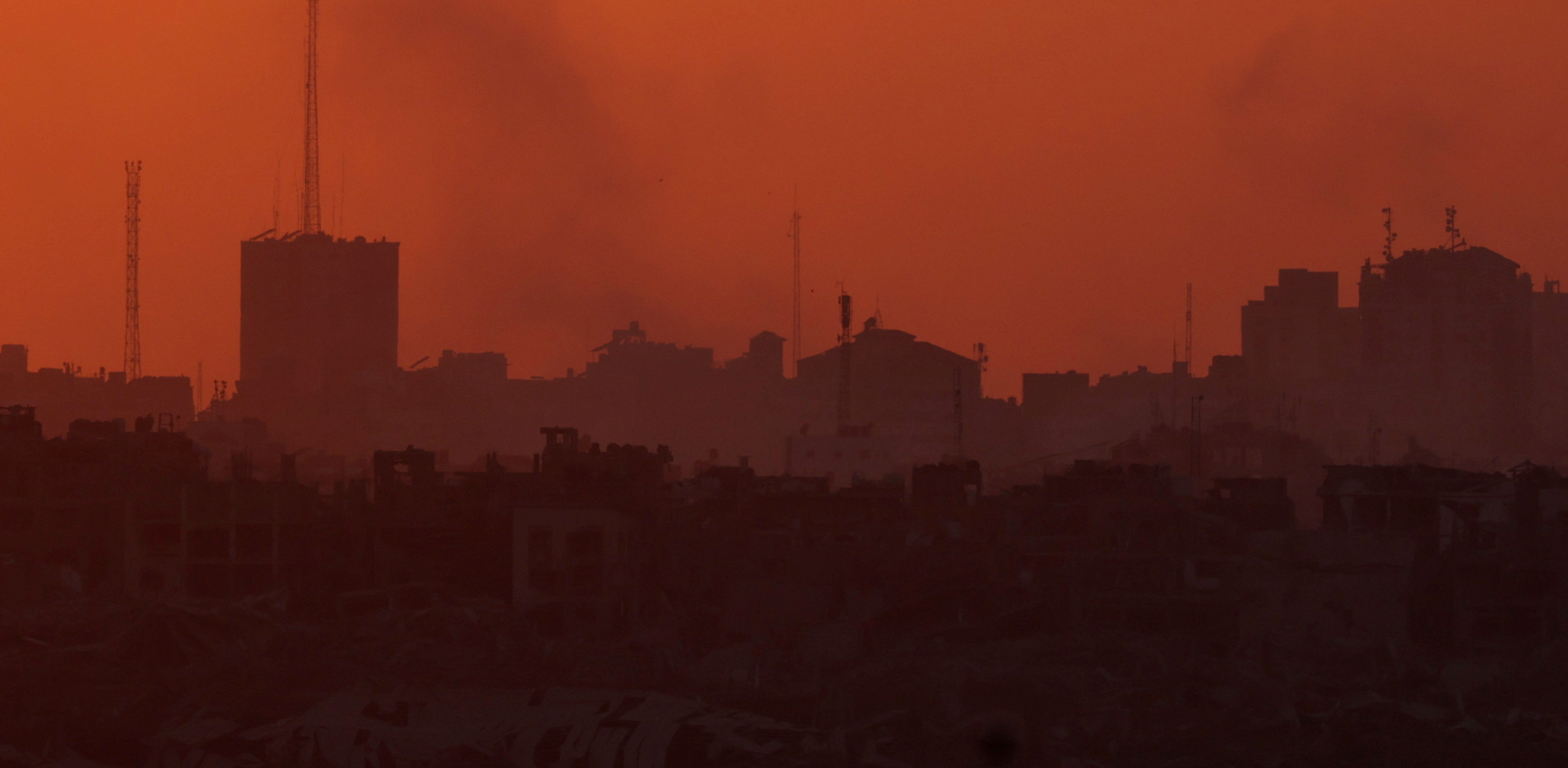 Israel bombards central Gaza as tanks advance deeper in Rafah