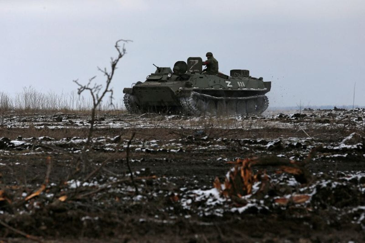 Russian forces trying to encircle Ukrainian forces in Kursk