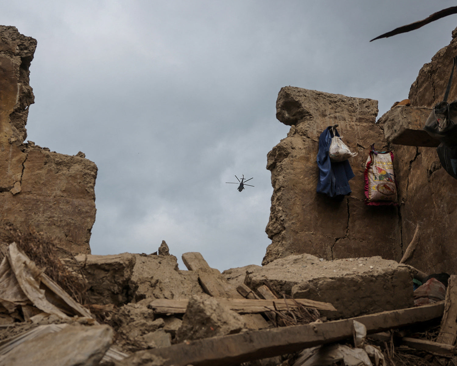 Afghan earthquake death toll tops 2,200, survivors face aid crunch