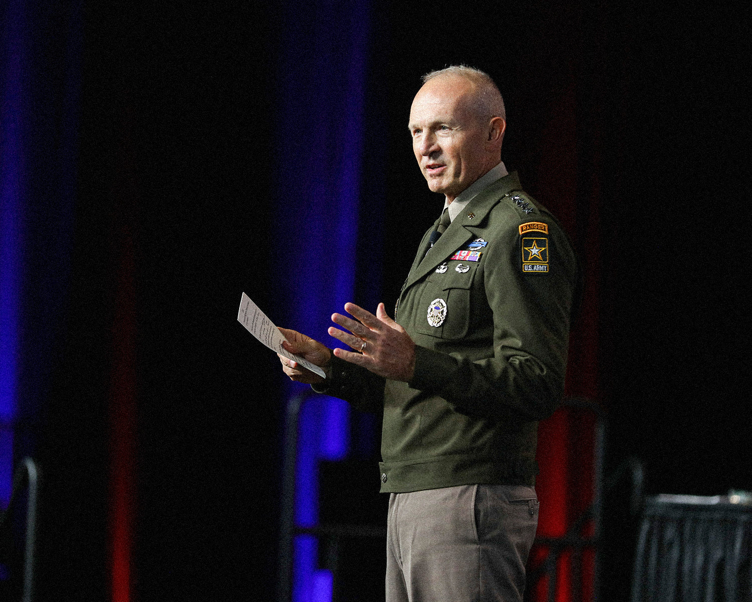 Top US army officers in Ukraine to revive peace talks