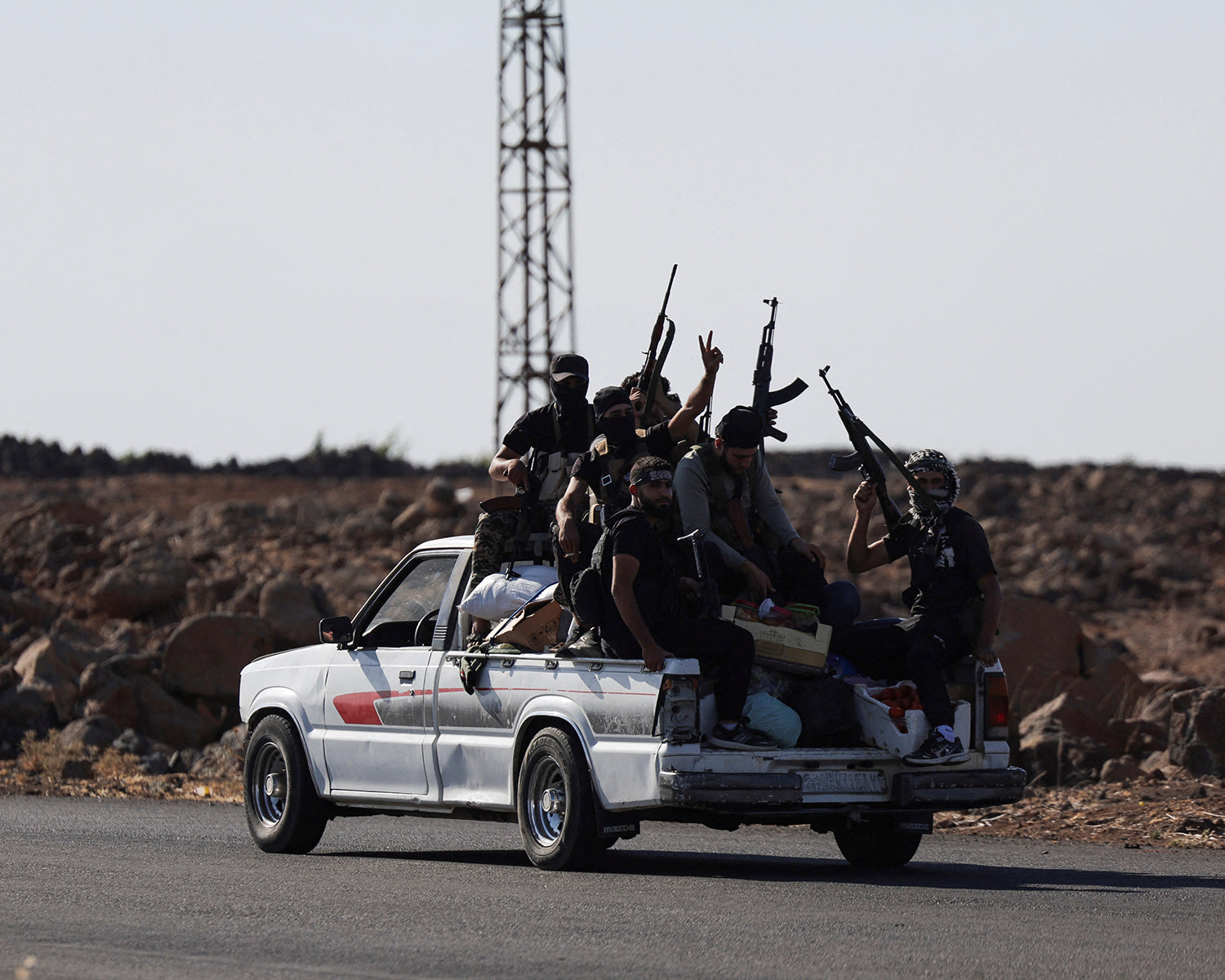 Sectarian clashes rage in Druze region as Syria struggles to enforce ceasefire