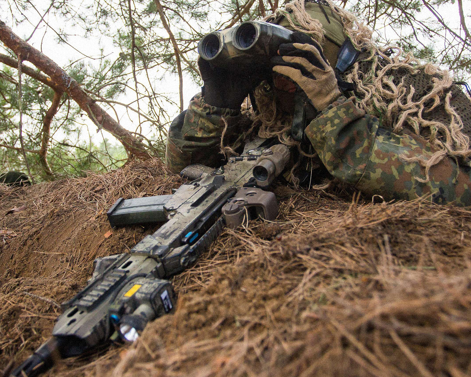 Germany unveils military strategy, sticks to troop target