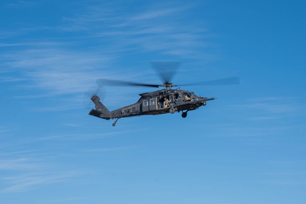 A U.S. Army MH-60M Black Hawk helicopter assigned to the 160th Special Operations Aviation Regiment conducts training at Hurlburt Field, Florida, on January 10, 2024. Newly reported Army investigation records detail earlier aircraft problems and an