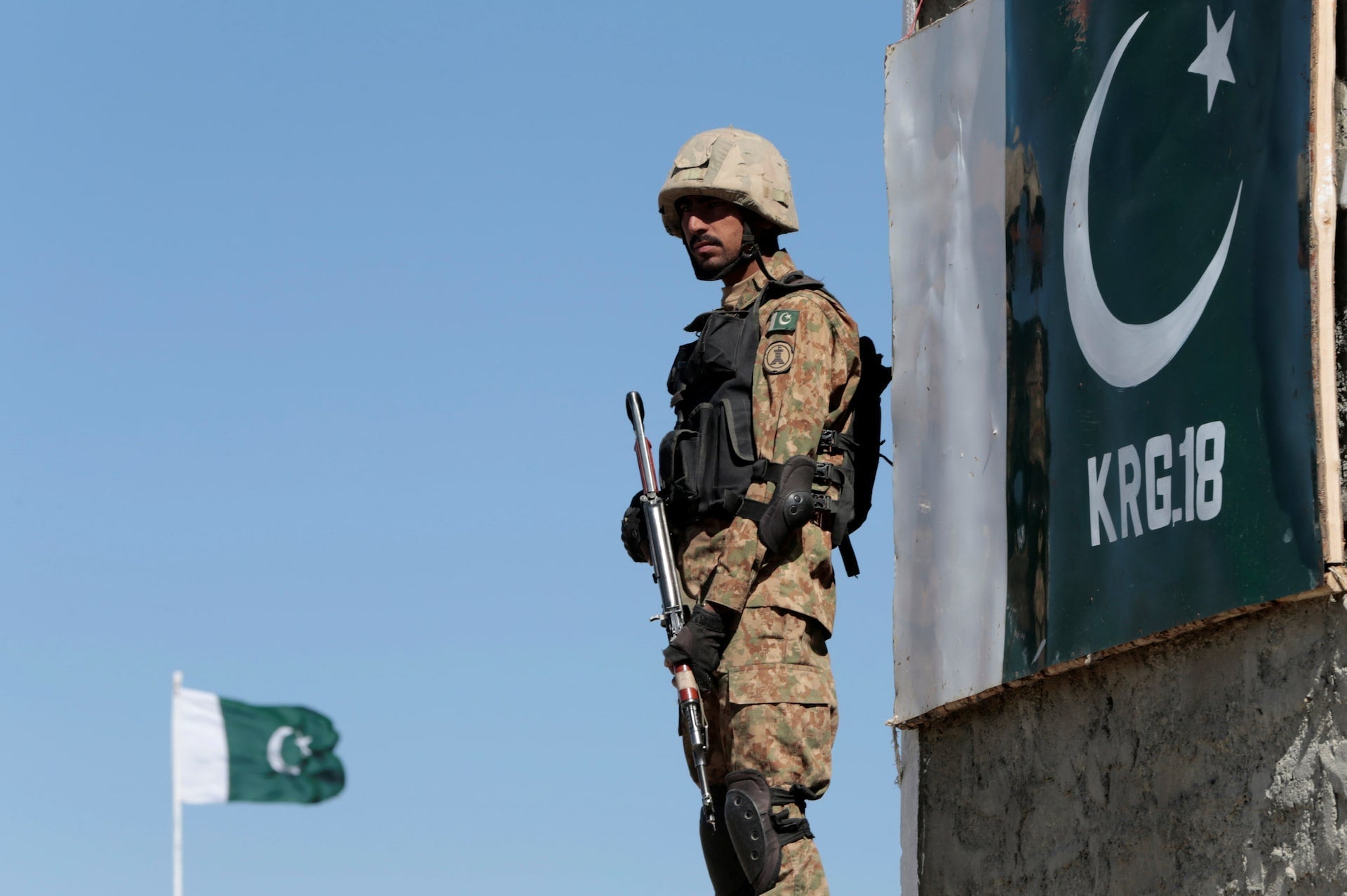 Pakistan army says it killed 16 Islamist militants on Afghan border