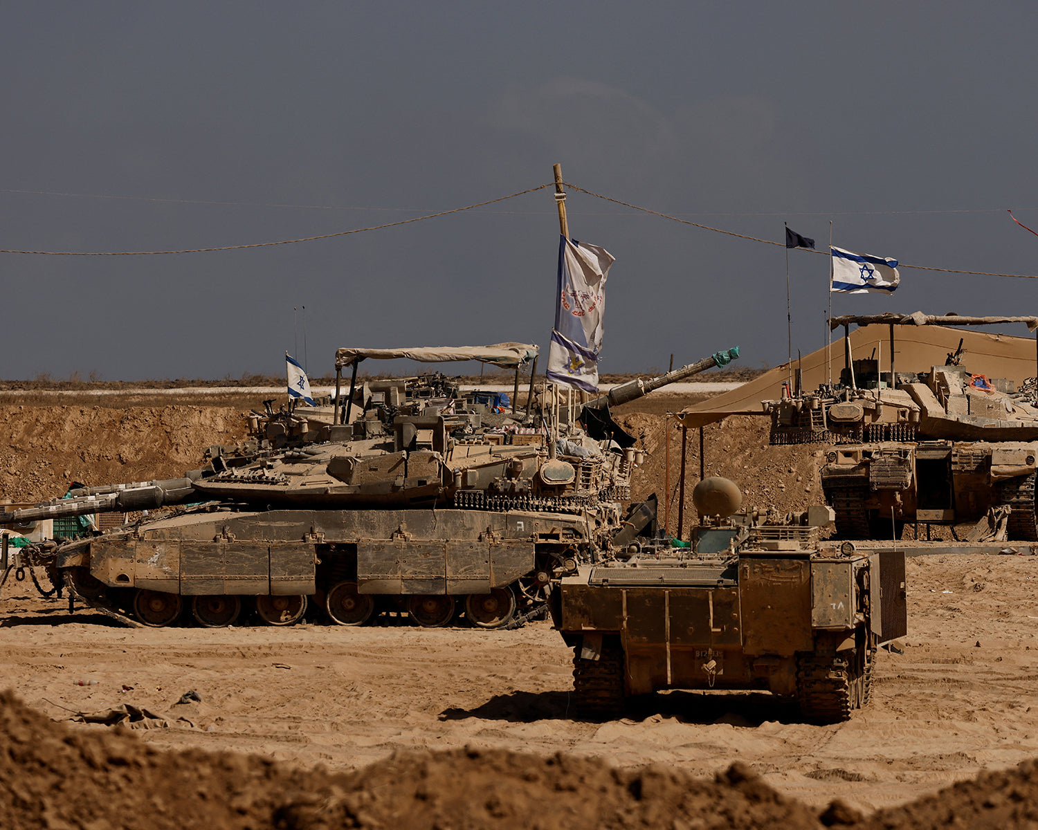 Israel sends tanks deeper into Gaza City, more families flee