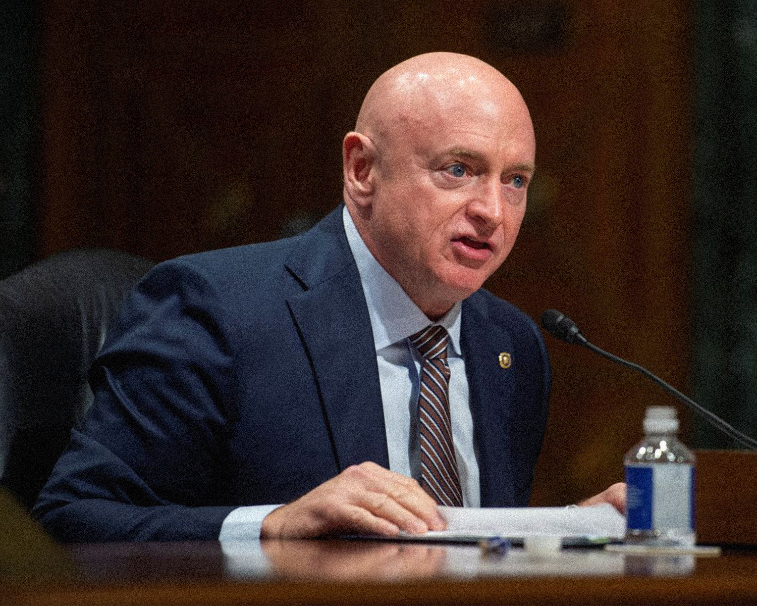 Pentagon threatens to prosecute Senator Mark Kelly by recalling him to Navy service