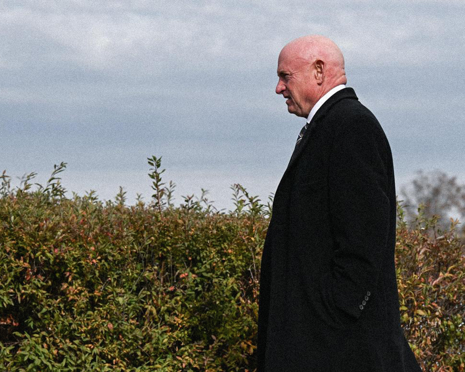 Pentagon to cut Senator Kelly's military retirement pay