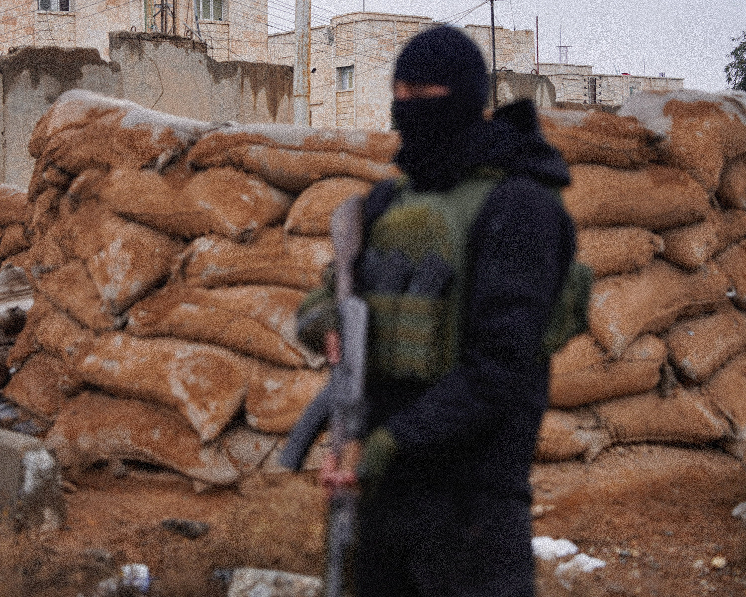 Syrian Kurds hand over Raqqa prison to govt troops as truce deadline looms