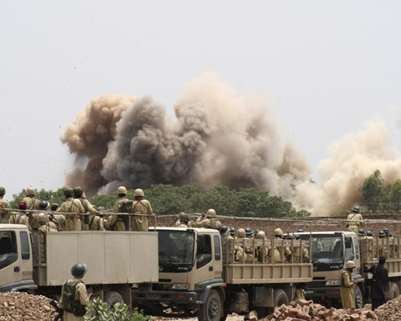 Pakistani Islamist militants use drones to target security forces, officials say