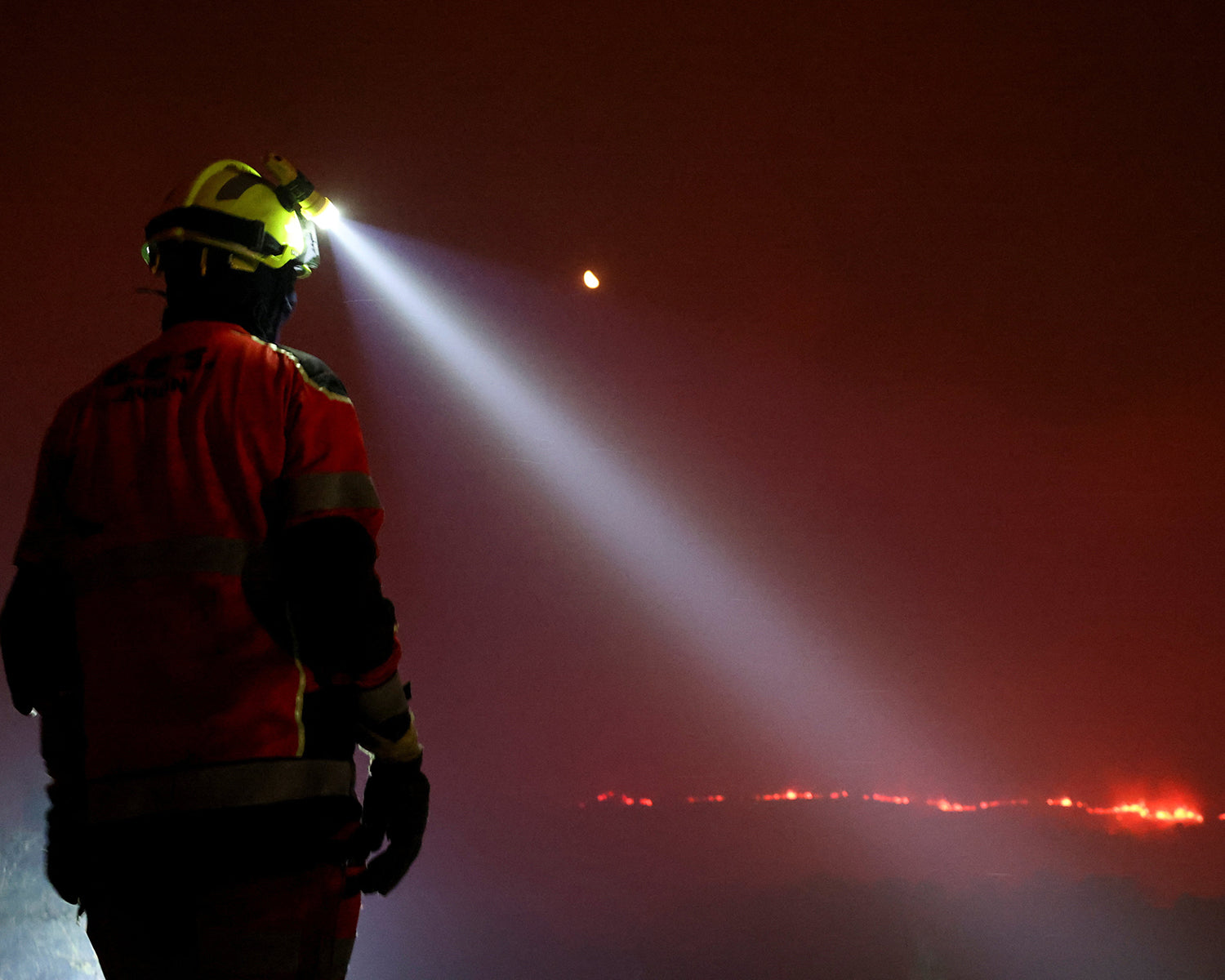 Spain deploys more troops as heat wave worsens 20 wildfires