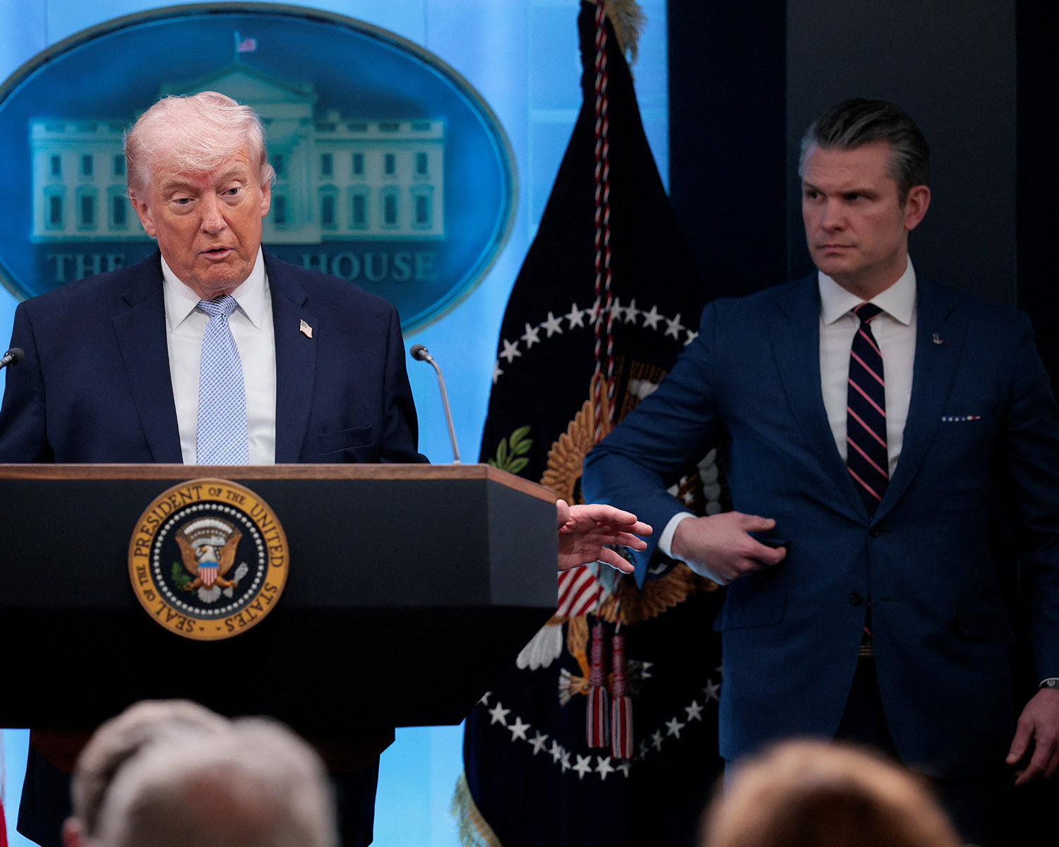 Trump suspends “bombing and attack of Iran” for two weeks