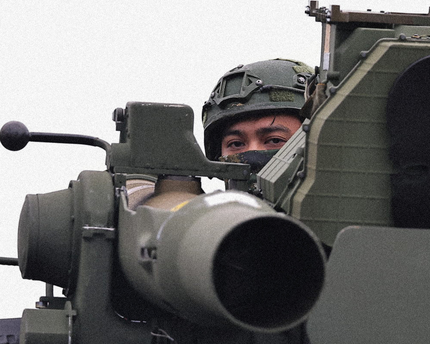 Taiwan on alert after spotting two Chinese warships near its Penghu islands