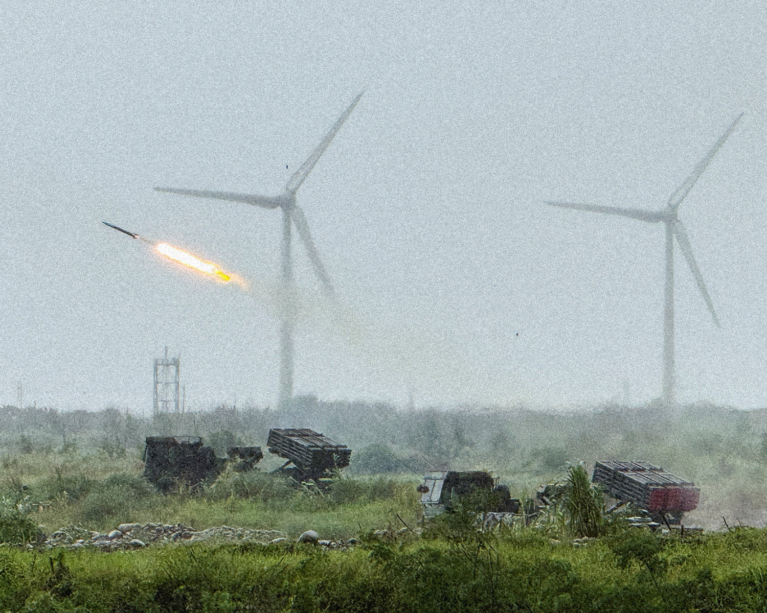 Taiwan simulates destroying an invading Chinese force in coastal drill