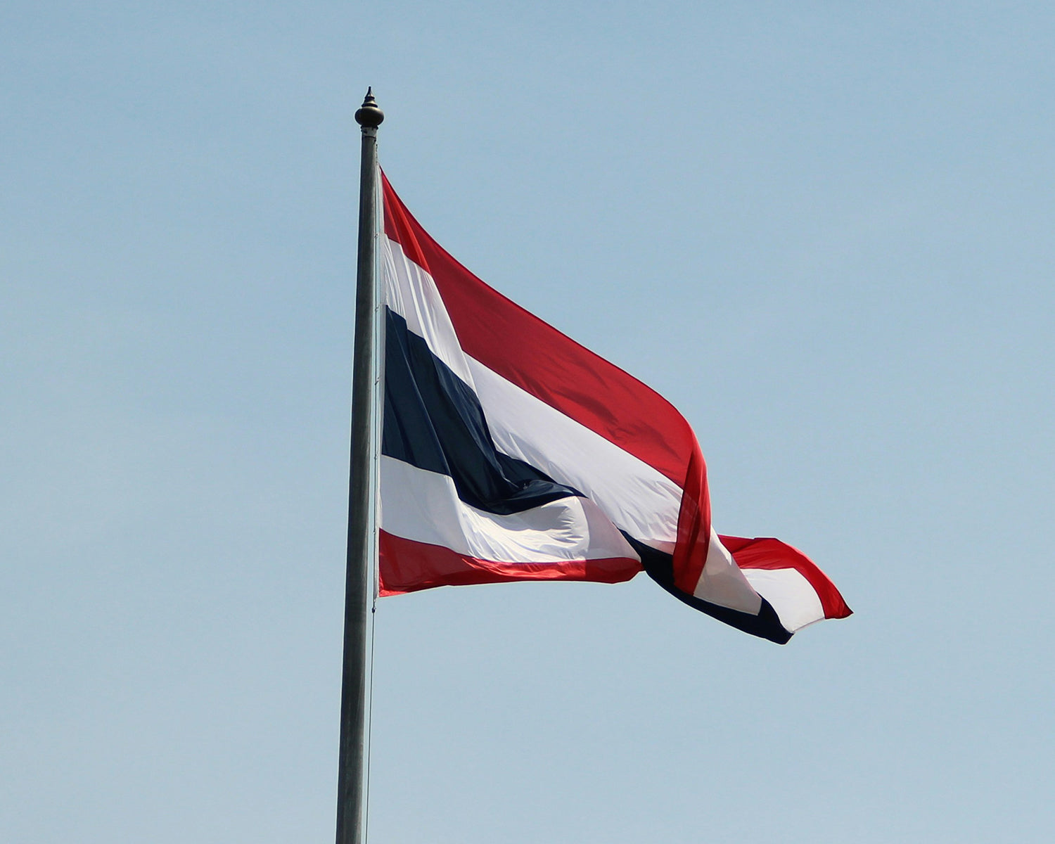 Thai arrest warrant issued for American academic on royal insult charges