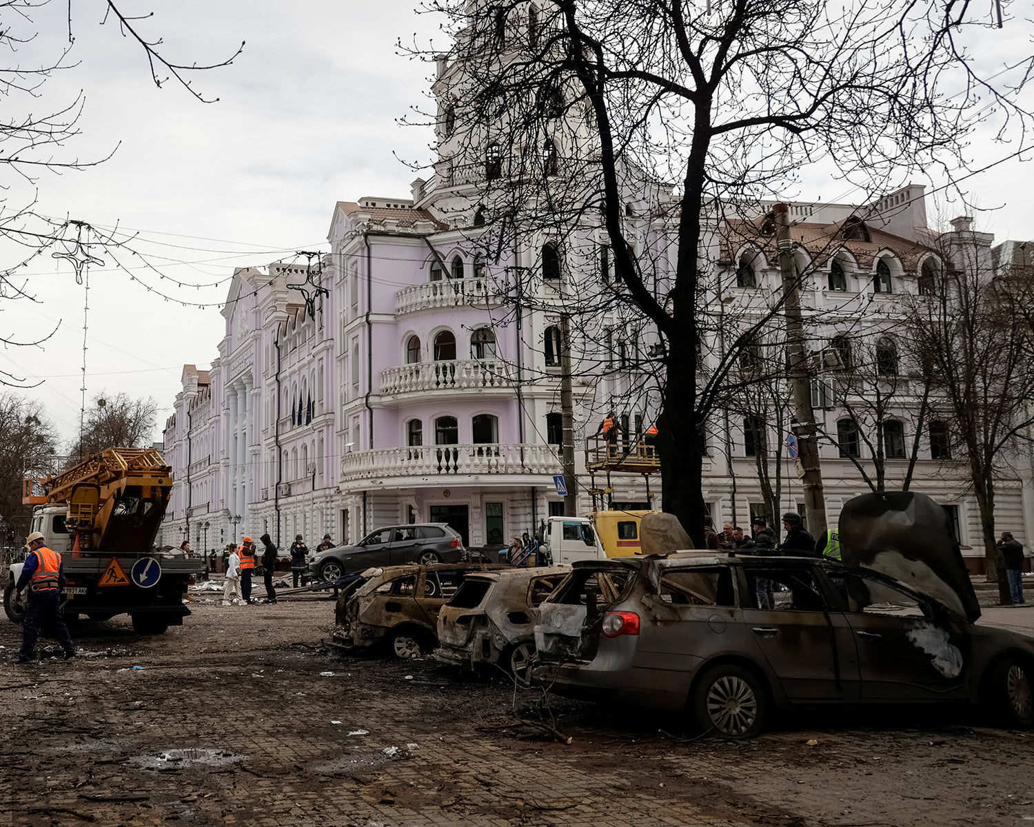 Ukraine says new Russian missile, bomb attack hits Sumy, after strike kills 35