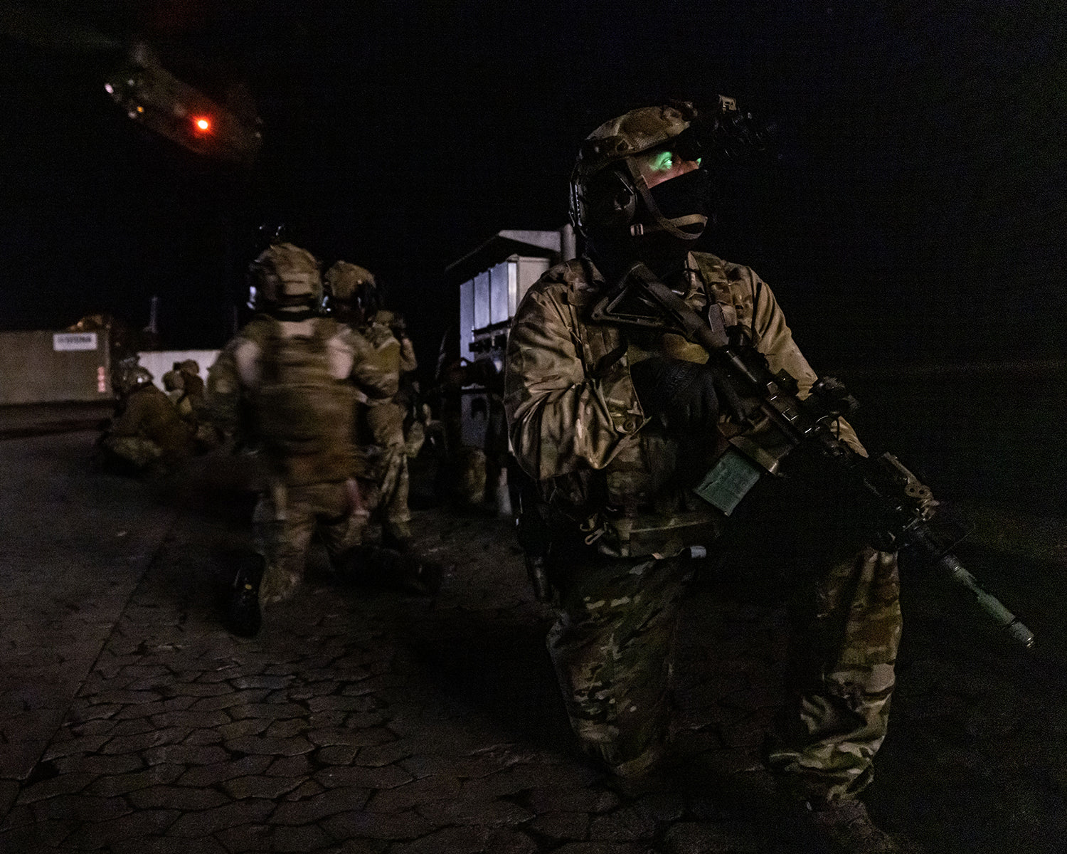 Britain and New Zealand to step up military ties as leaders meet