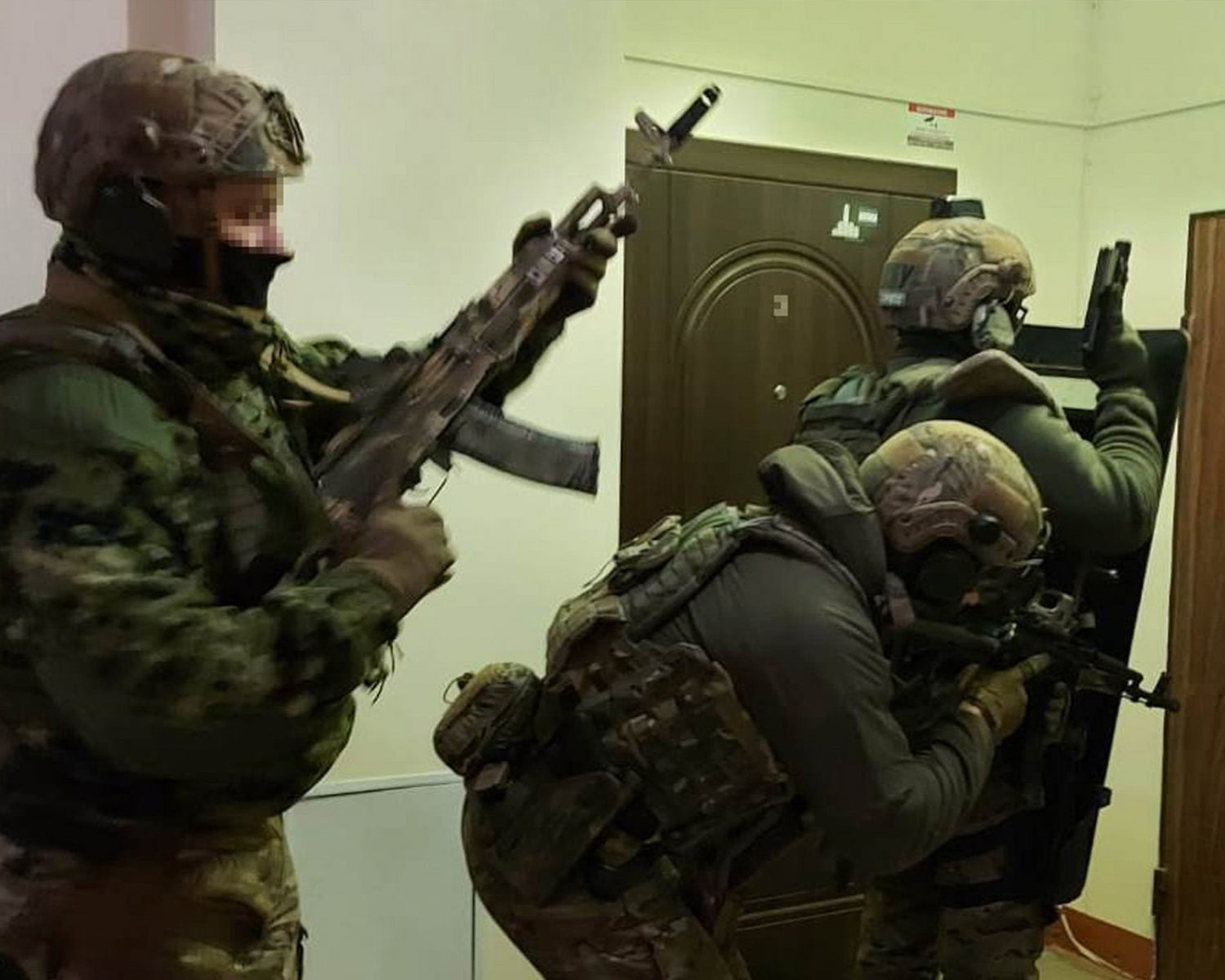 Ukraine arrests Chinese father and son, accuse both of spying