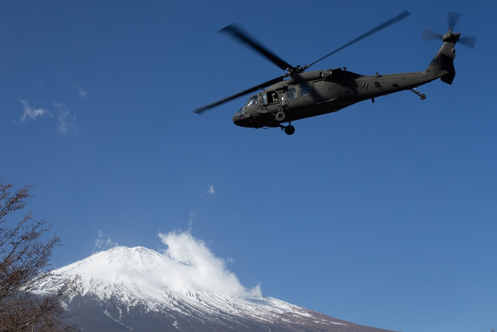 US military to send helicopters to Japan's earthquake-hit peninsula