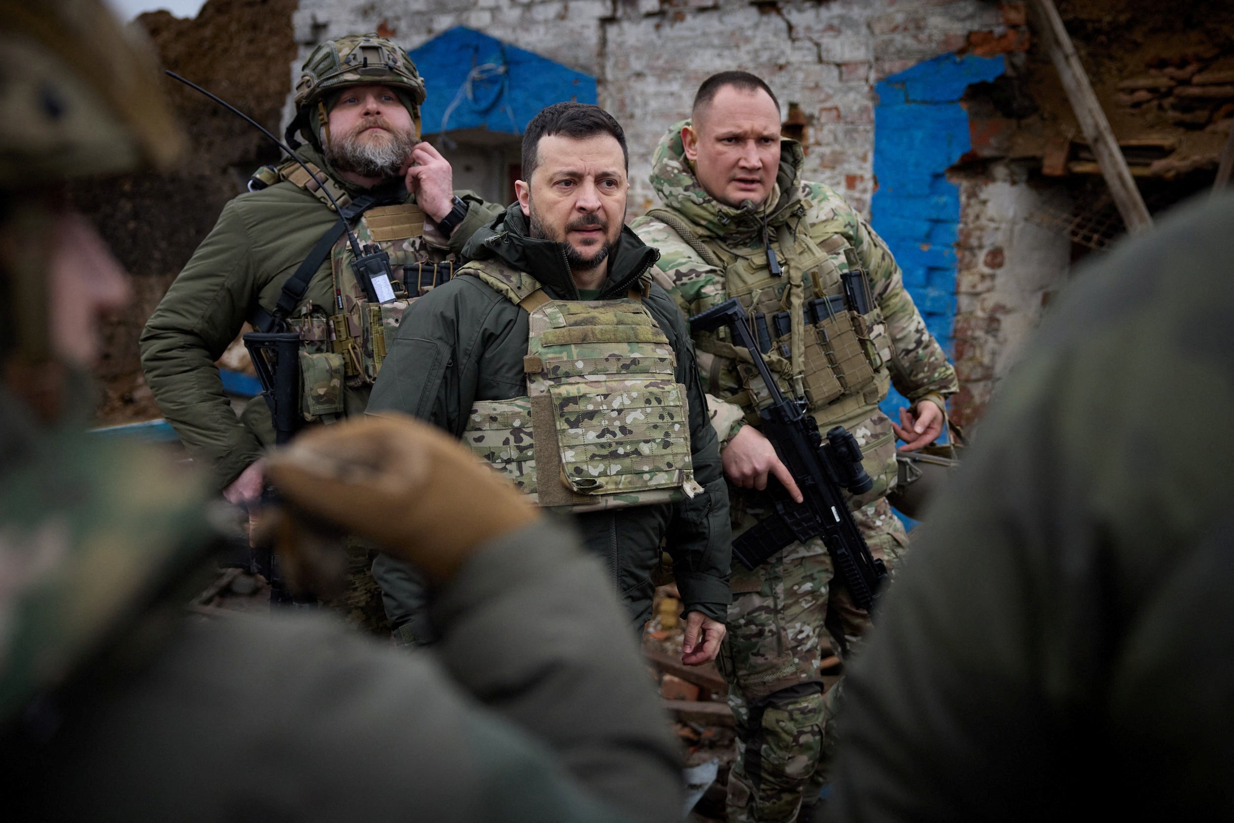 Ukraine’s Zelenskiy visits front line amid rumors of top general’s removal