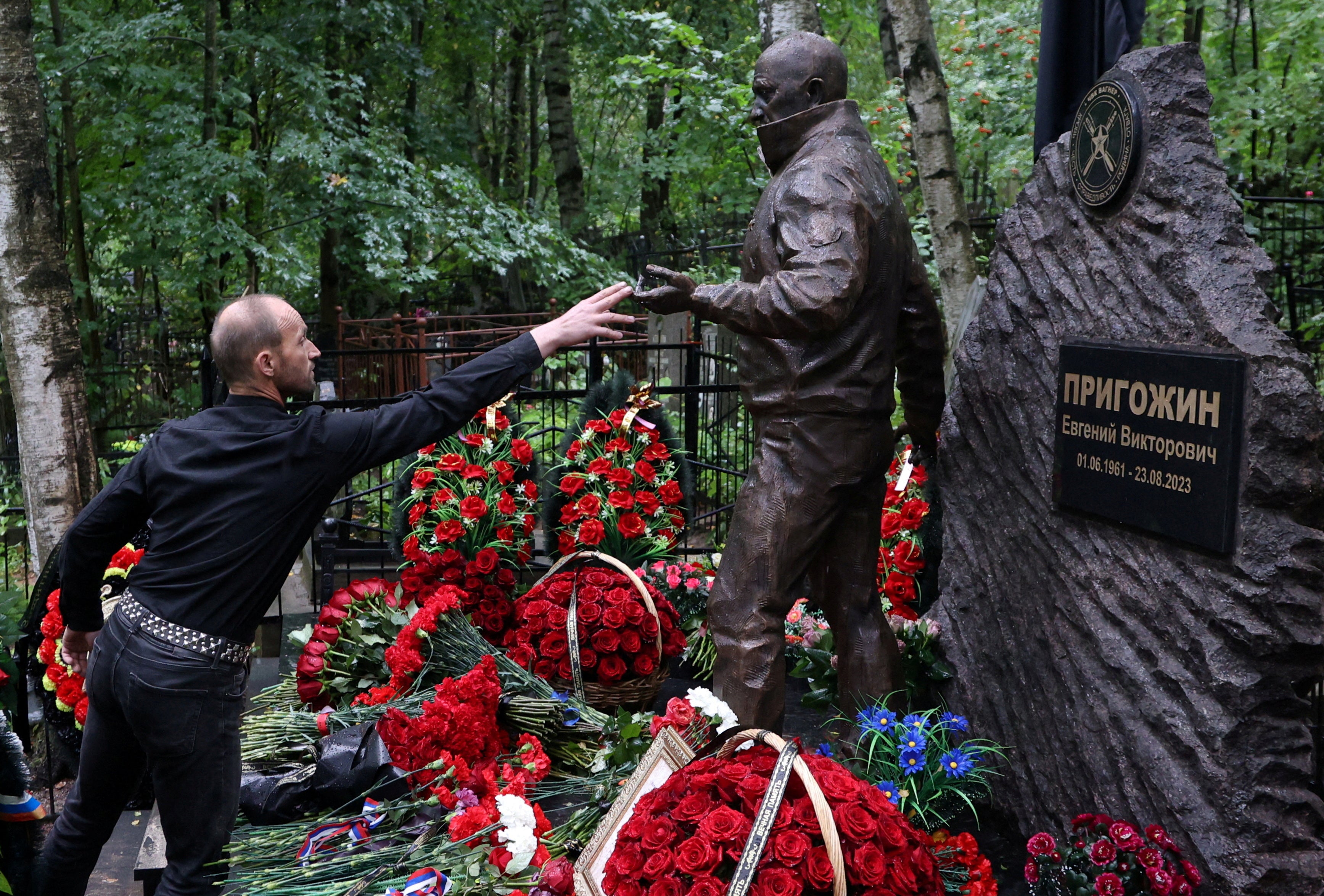 Russians hail Wagner chief Prigozhin as patriot on anniversary of his death