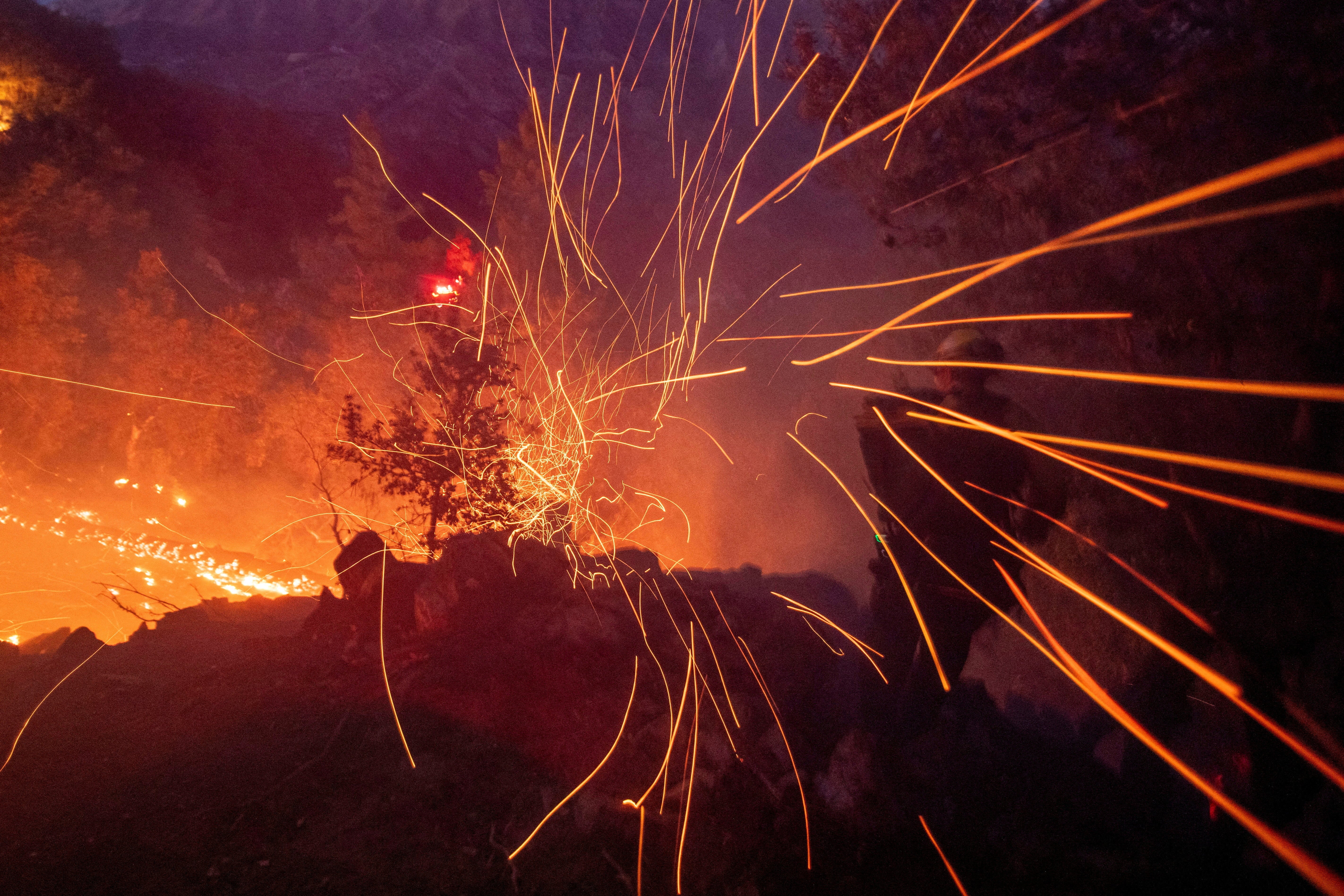 Los Angeles wildfires rage for third night, death toll rises to 10